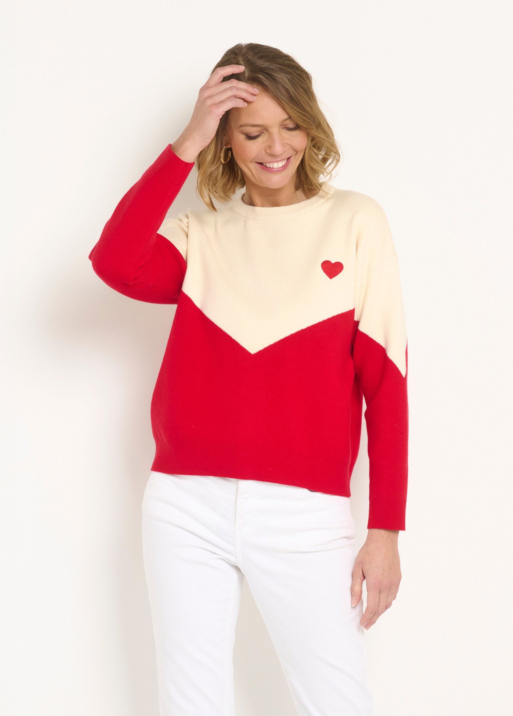 Caldo_maglione_con_effetto_grafico_e_dettaglio_a_ricciolo_Rouge_et_ecru_FA1_slim