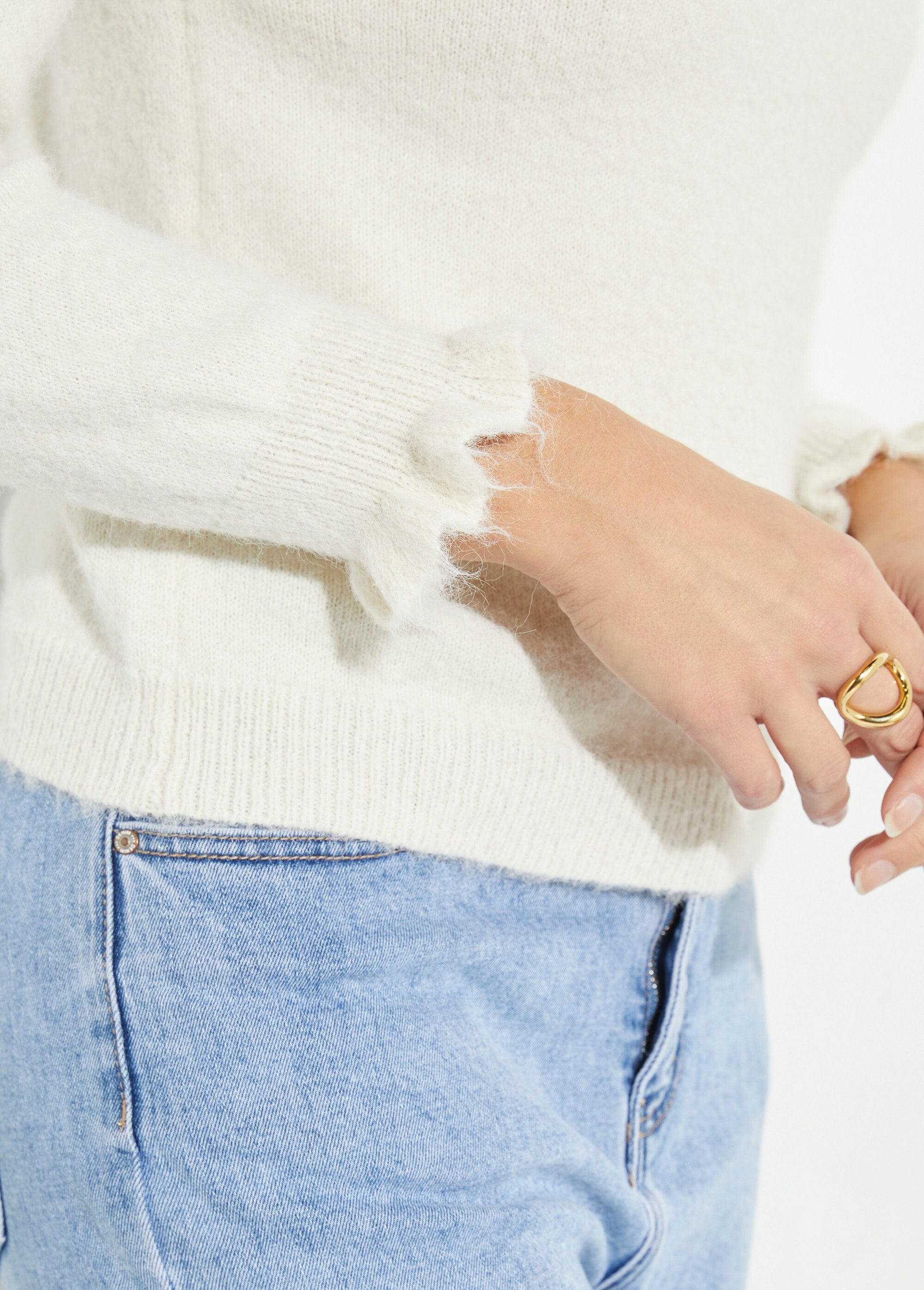 Maglione_chic_in_pizzo_e_maglia_di_lana_Ecru_DE2_slim