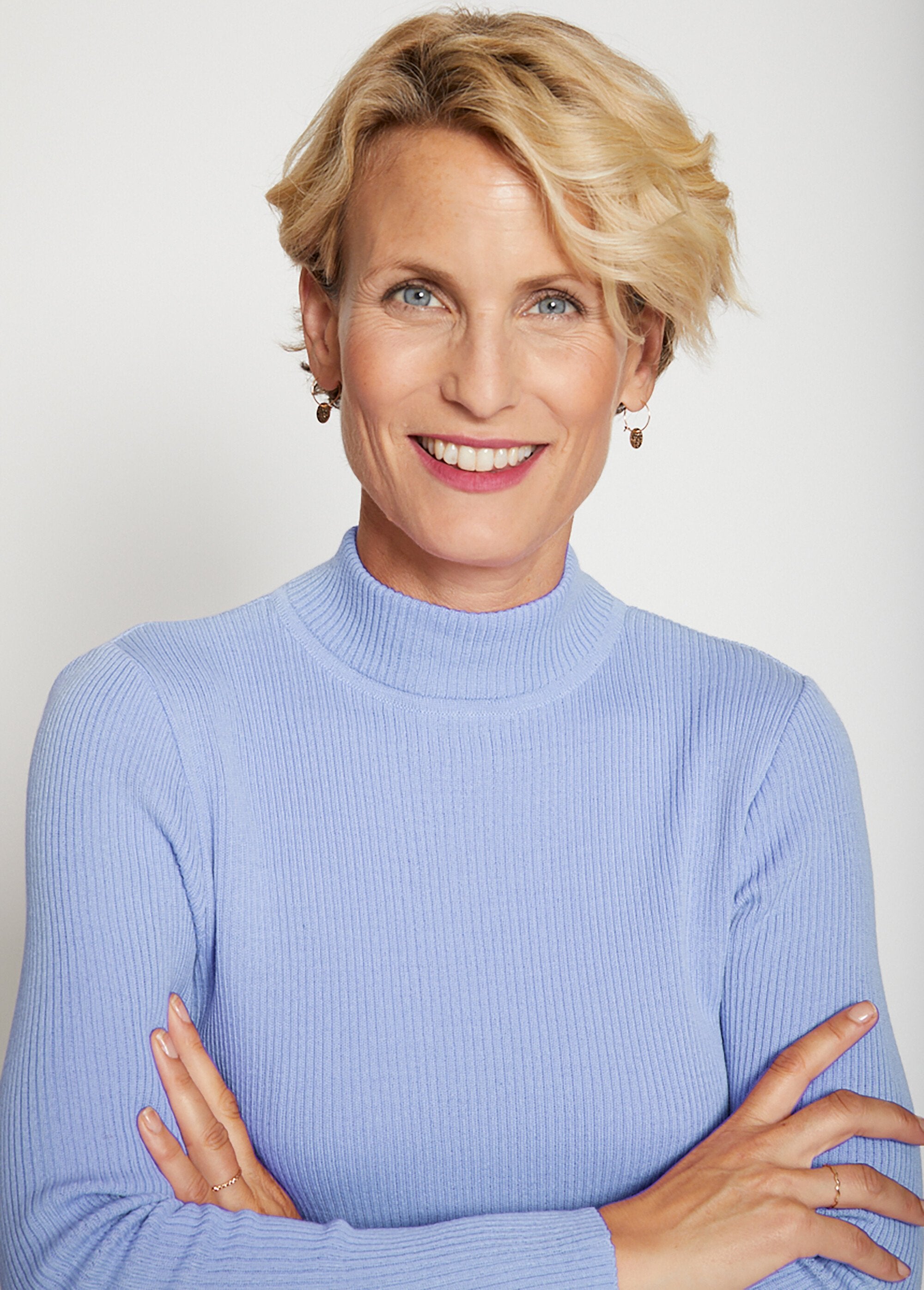 Maglia_a_collo_alto_in_lana_merino_Bleu_DE1_slim