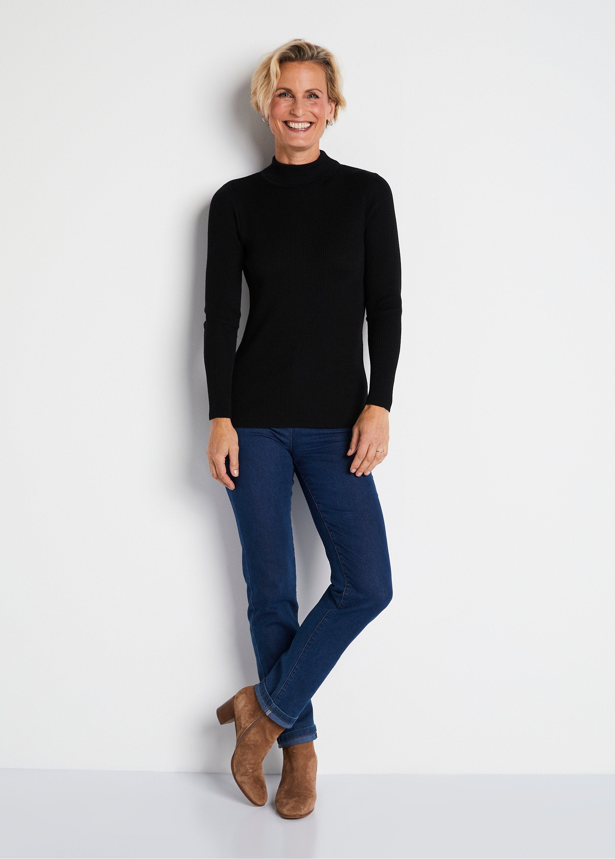 Maglia_a_collo_alto_in_lana_merino_Noir_SF1_slim