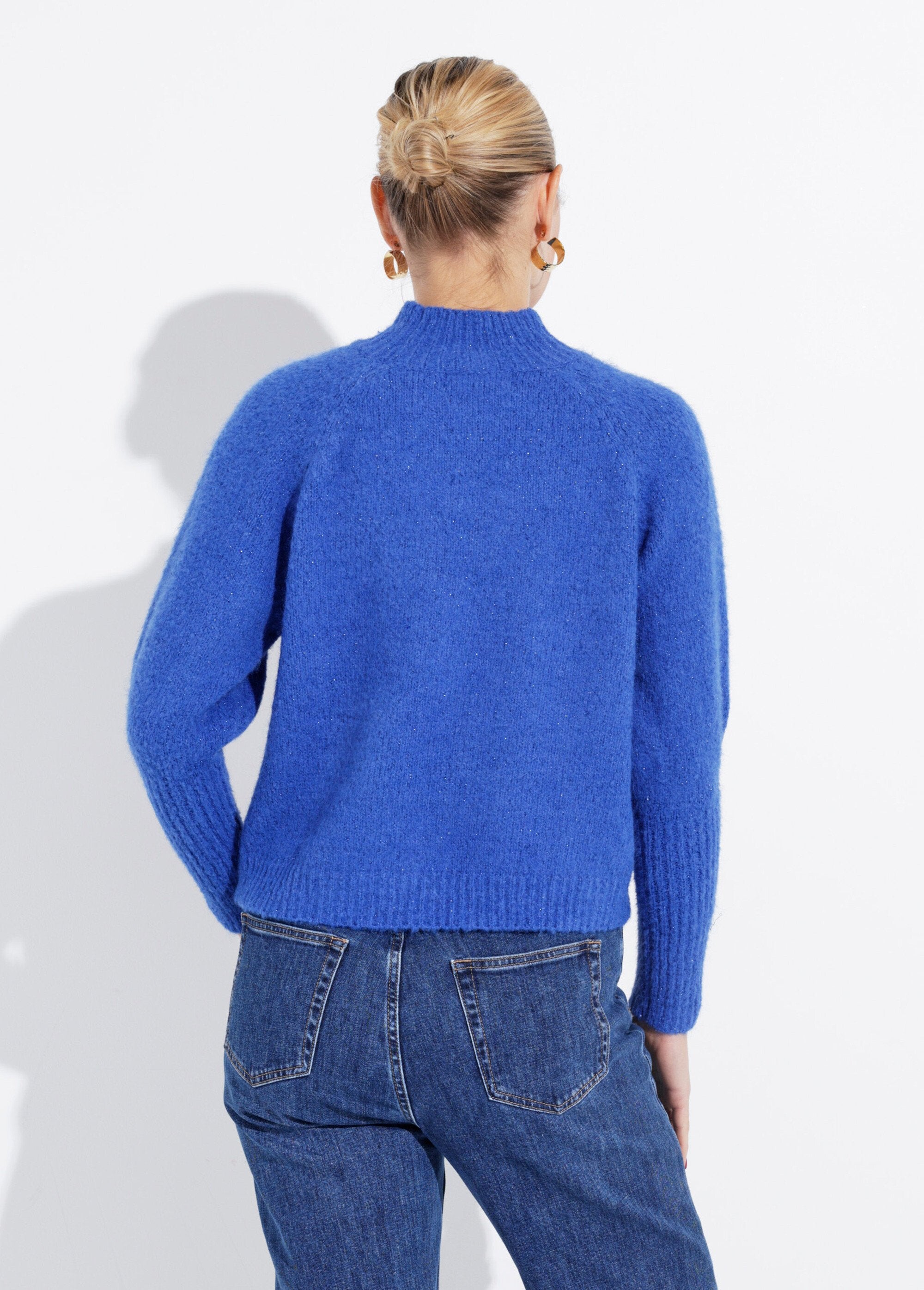 Maglia_a_collo_alto_in_maglia_lucida_Bleu_royal_DO1_slim
