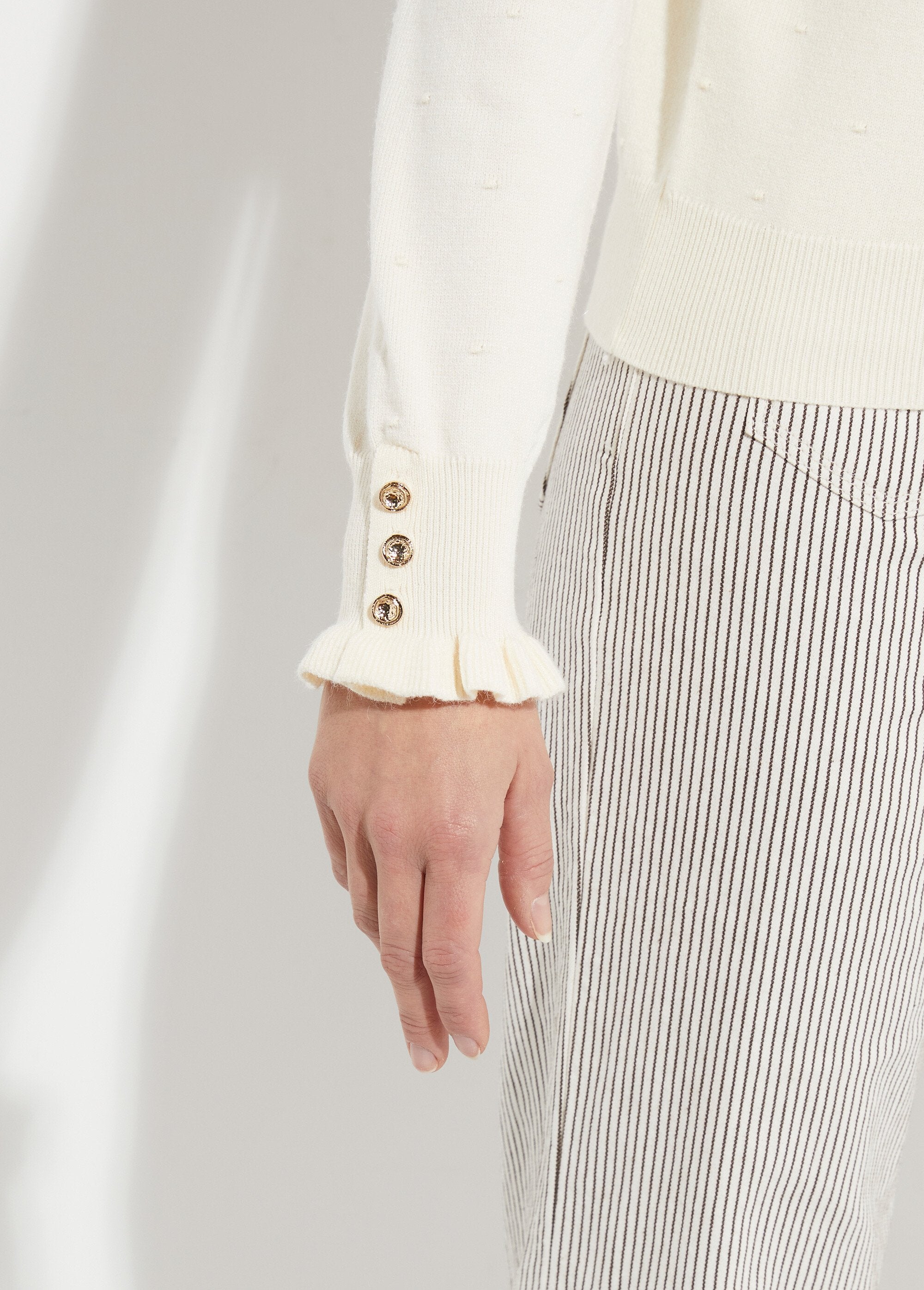 Maglia_plissettata_con_collo_alto_Beige_DE2_slim