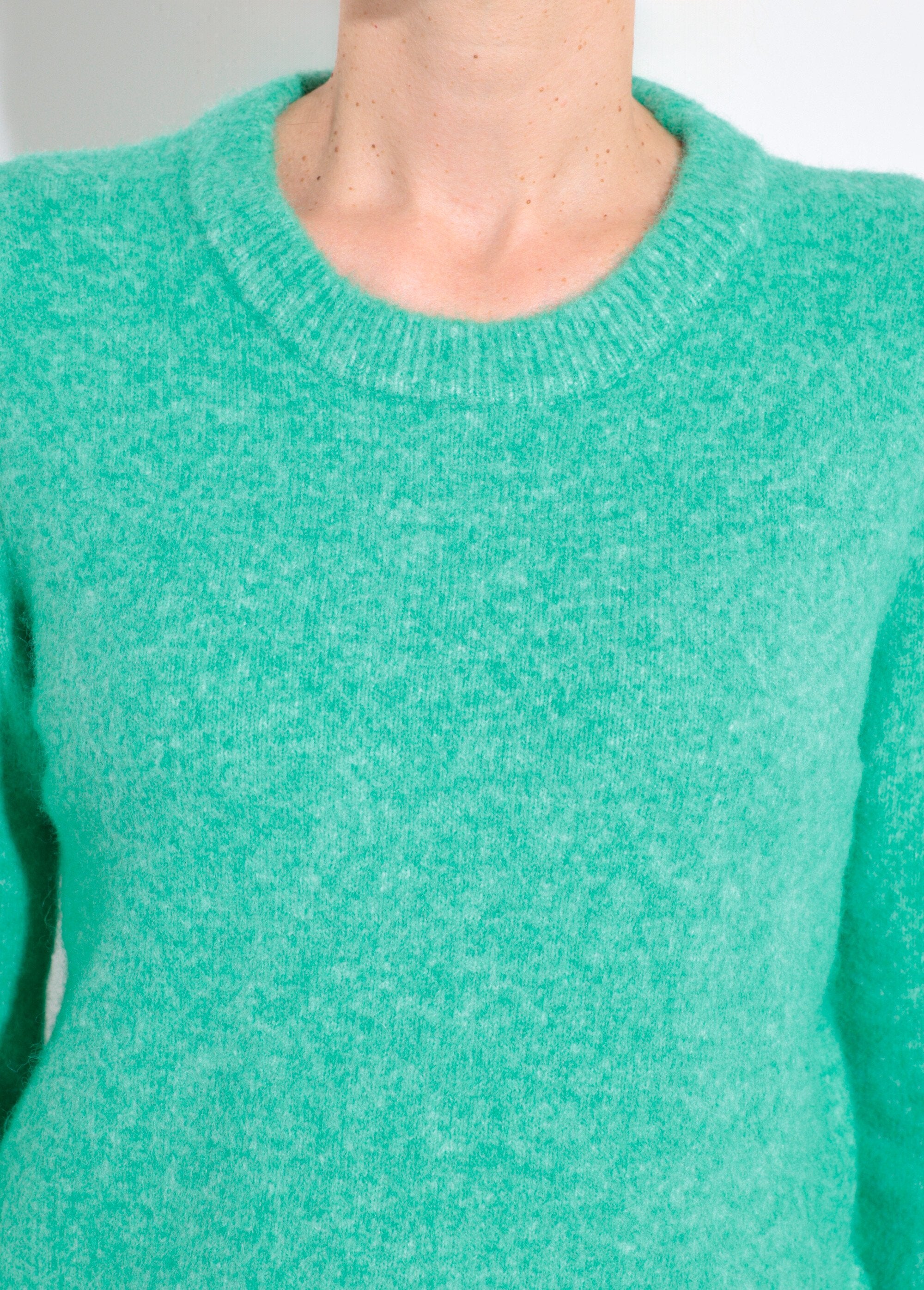 Caldo_e_soffice_maglione_di_lana_con_scollo_rotondo_Vert_DE1_slim