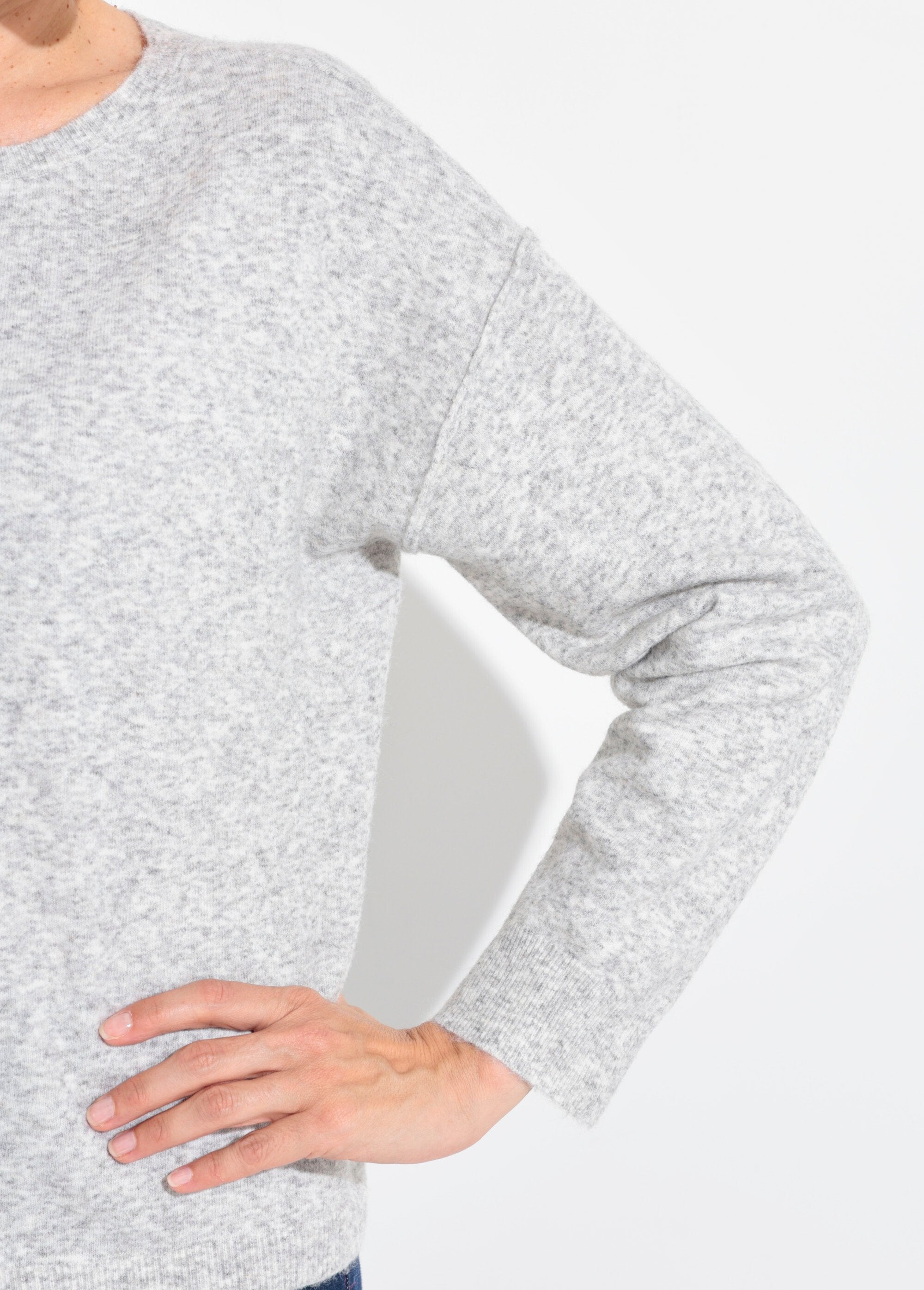 Caldo_maglione_a_collo_alto_in_lana_Gris_clair_DE2_slim