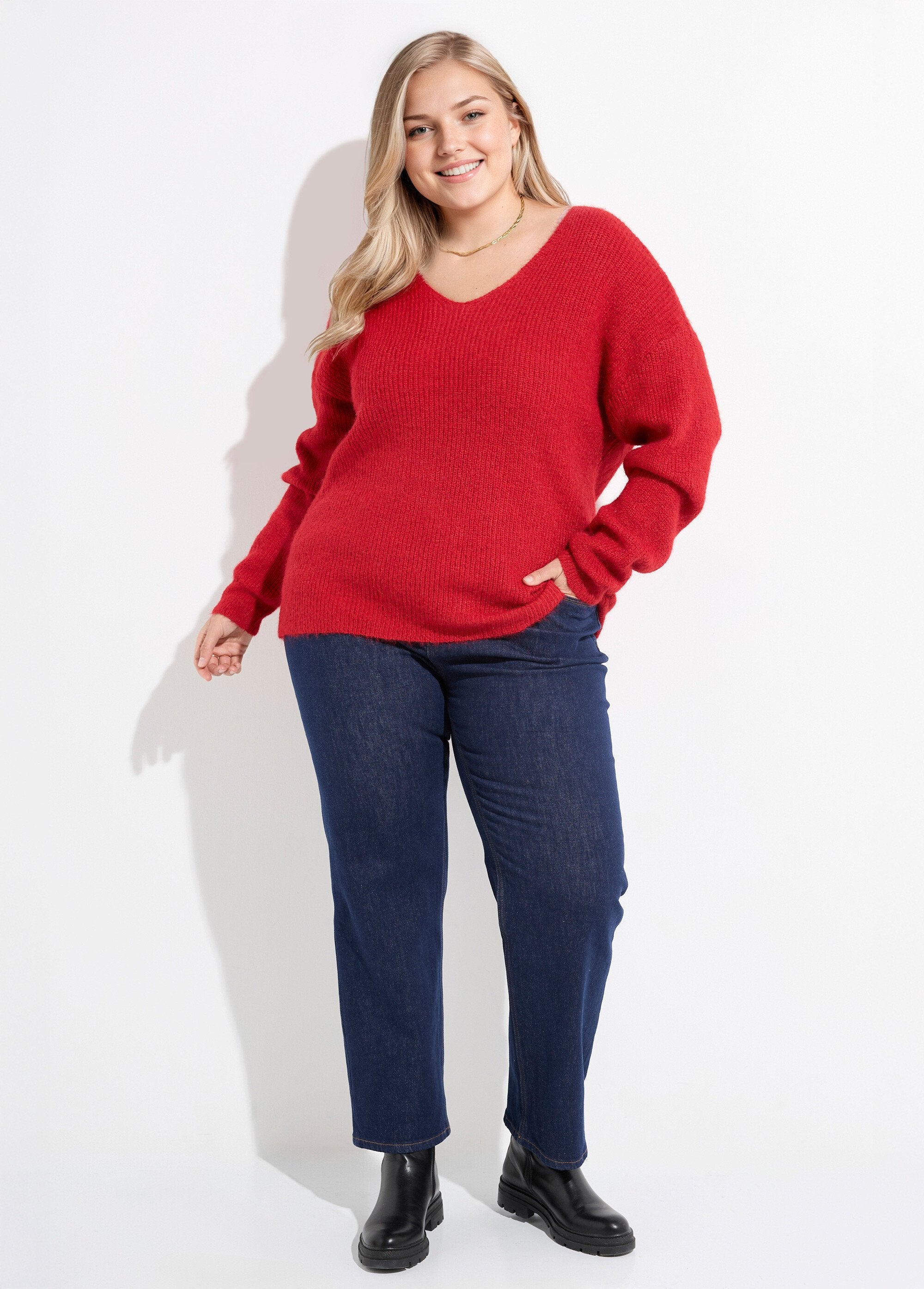 Caldo_maglione_con_scollo_a_V_in_maglia_di_lana_muschiata_Rouge_SF1_curvy