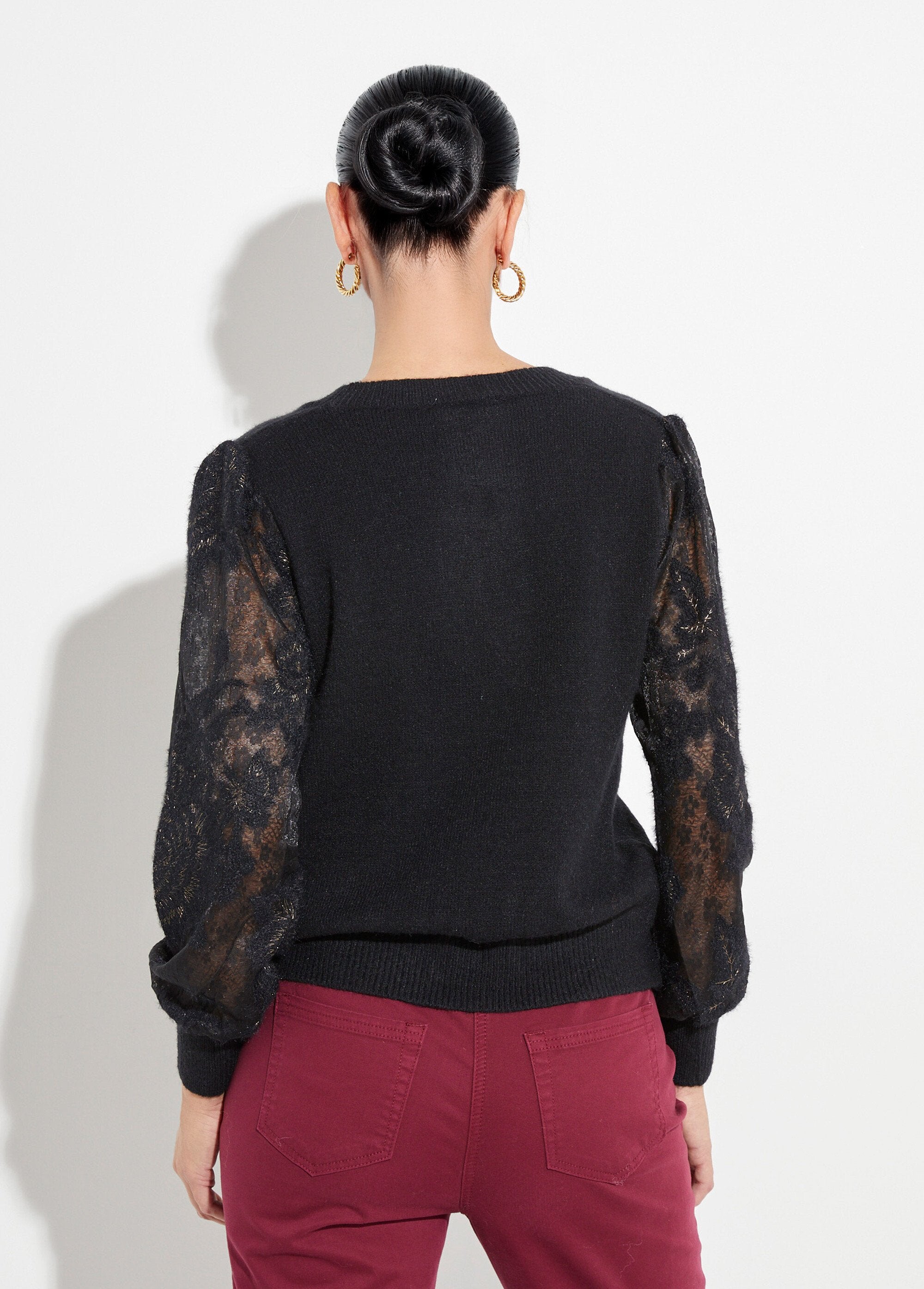 Maglia_con_scollo_a_V_e_maniche_in_pizzo_Noir_DO1_slim