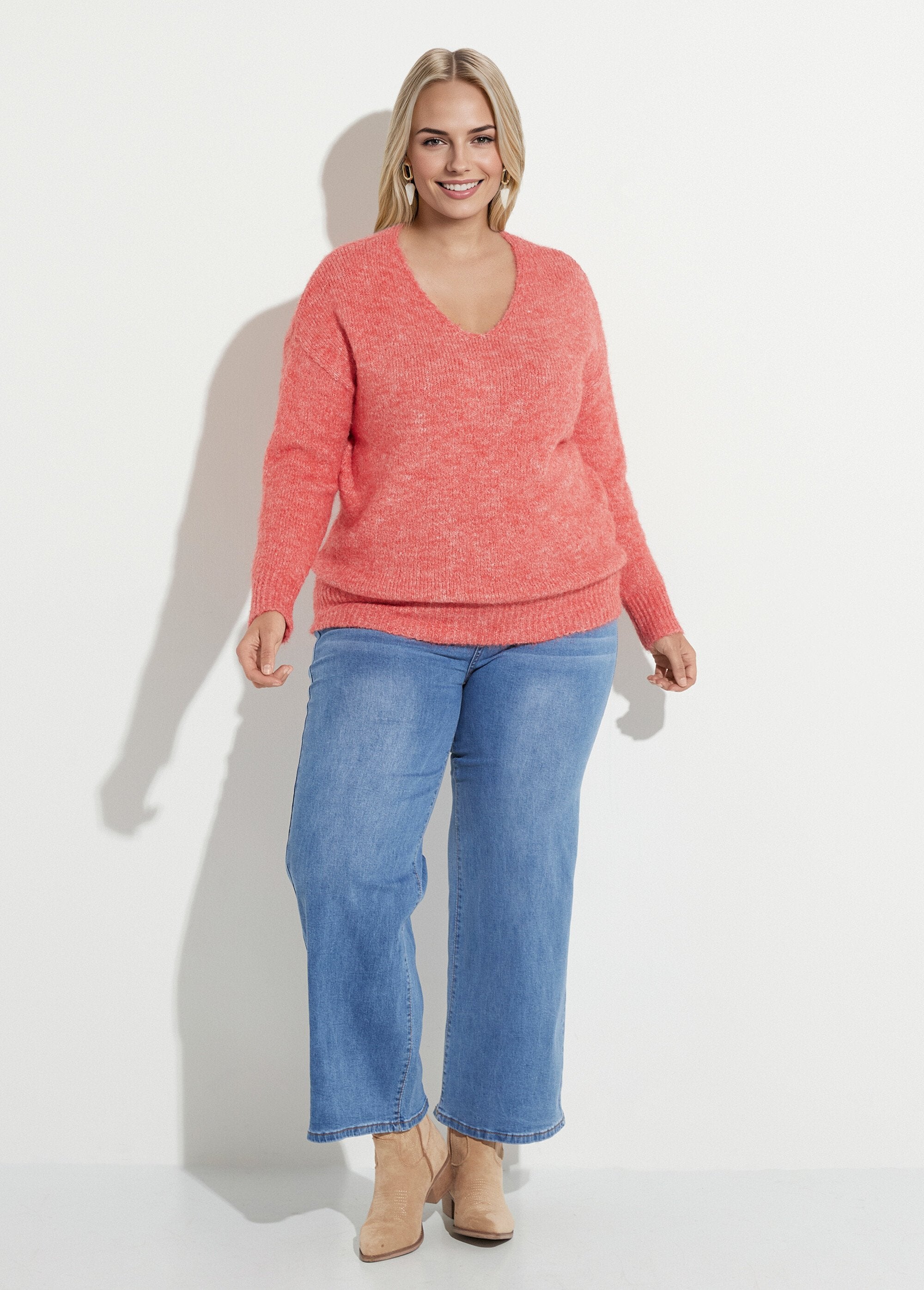 Maglione_sottile_e_caldo_con_scollo_a_V_in_lana_Corail_SF1_curvy