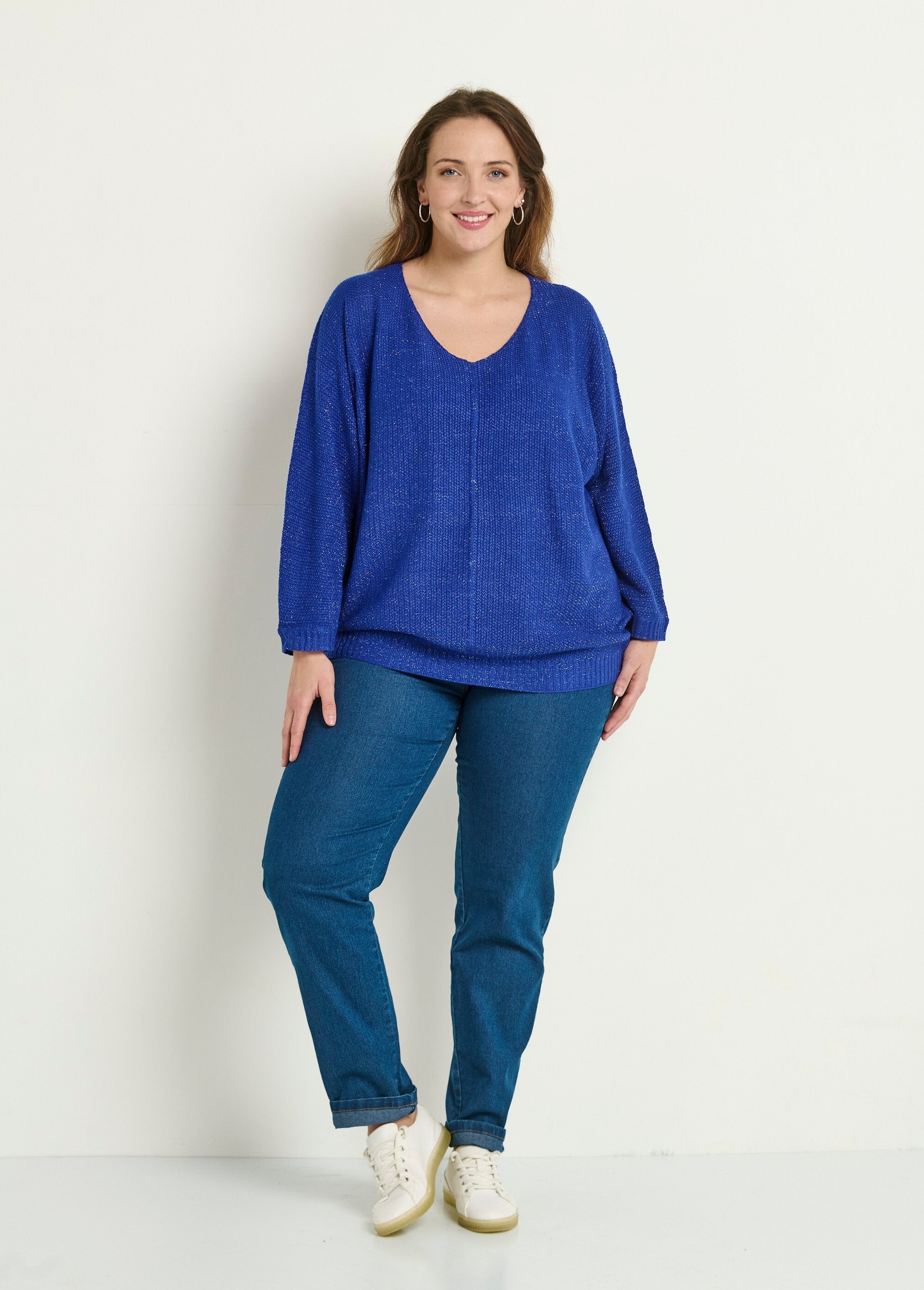 Maglione_con_scollo_a_V_in_maglia_metallizzata_Bleu_SF1_curvy