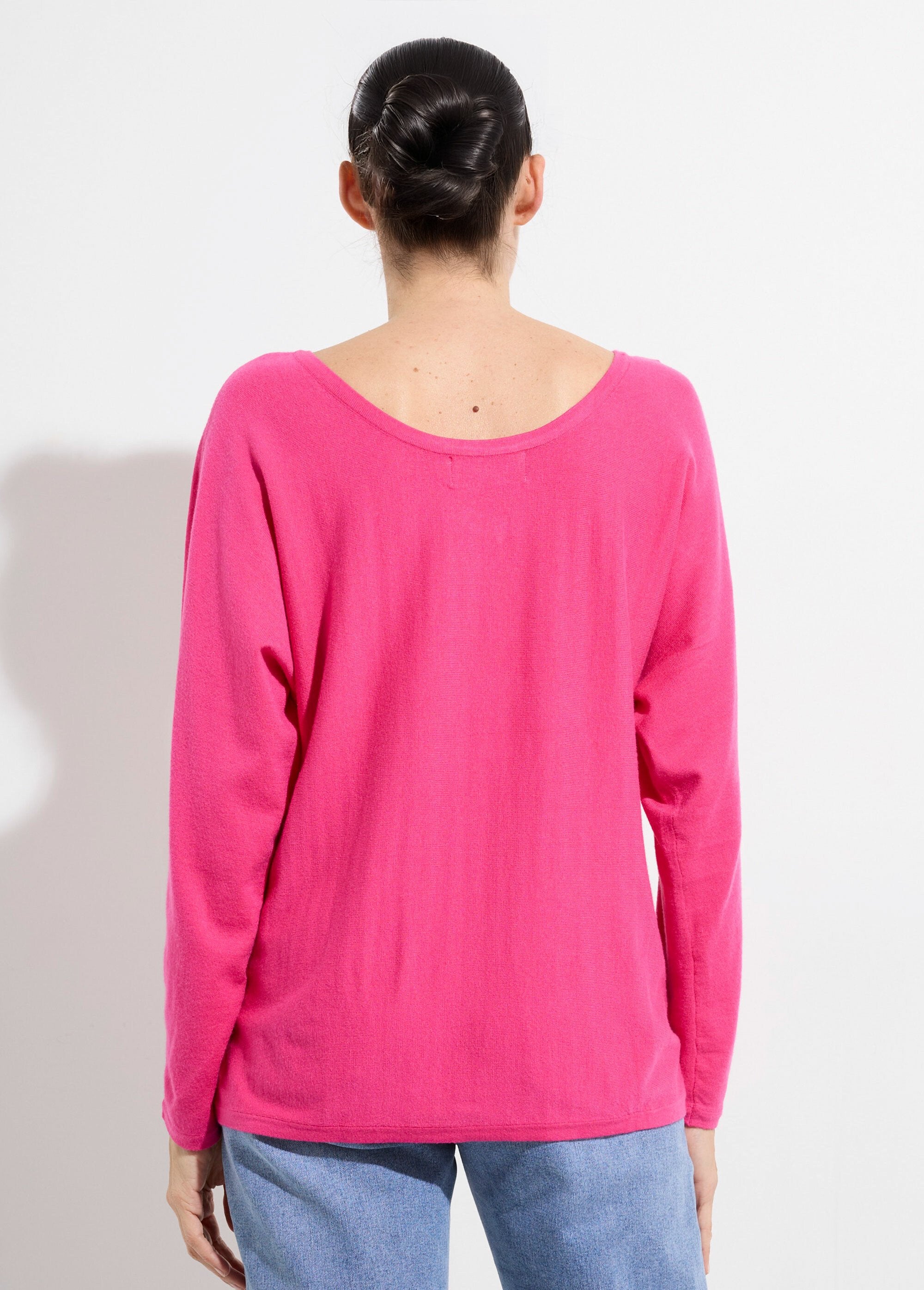 Maglia_con_scollo_a_V,_maglia_fine,_eco-responsabile_Fuchsia_DO1_slim