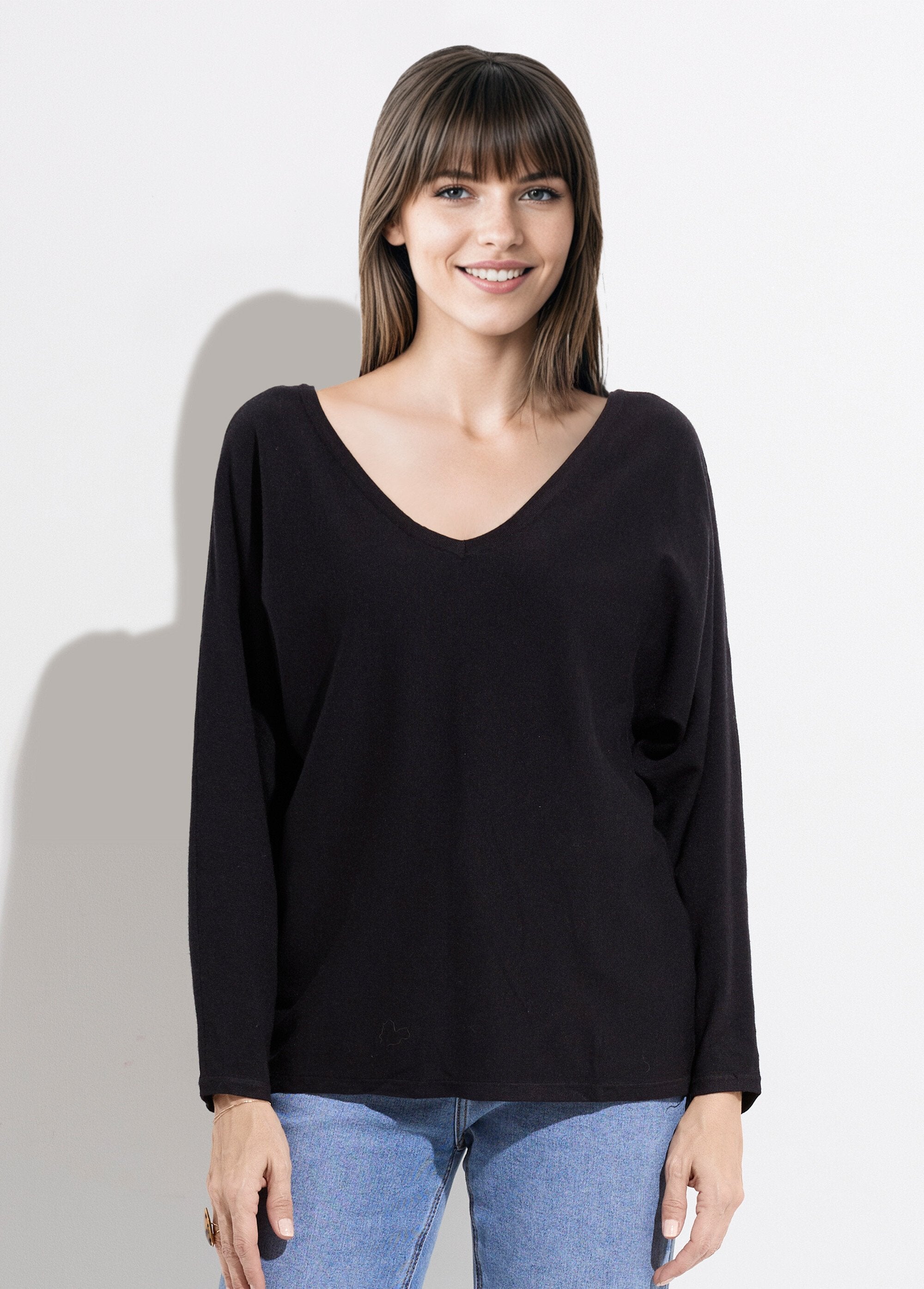 Maglia_con_scollo_a_V,_maglia_fine,_eco-responsabile_Noir_FA1_slim