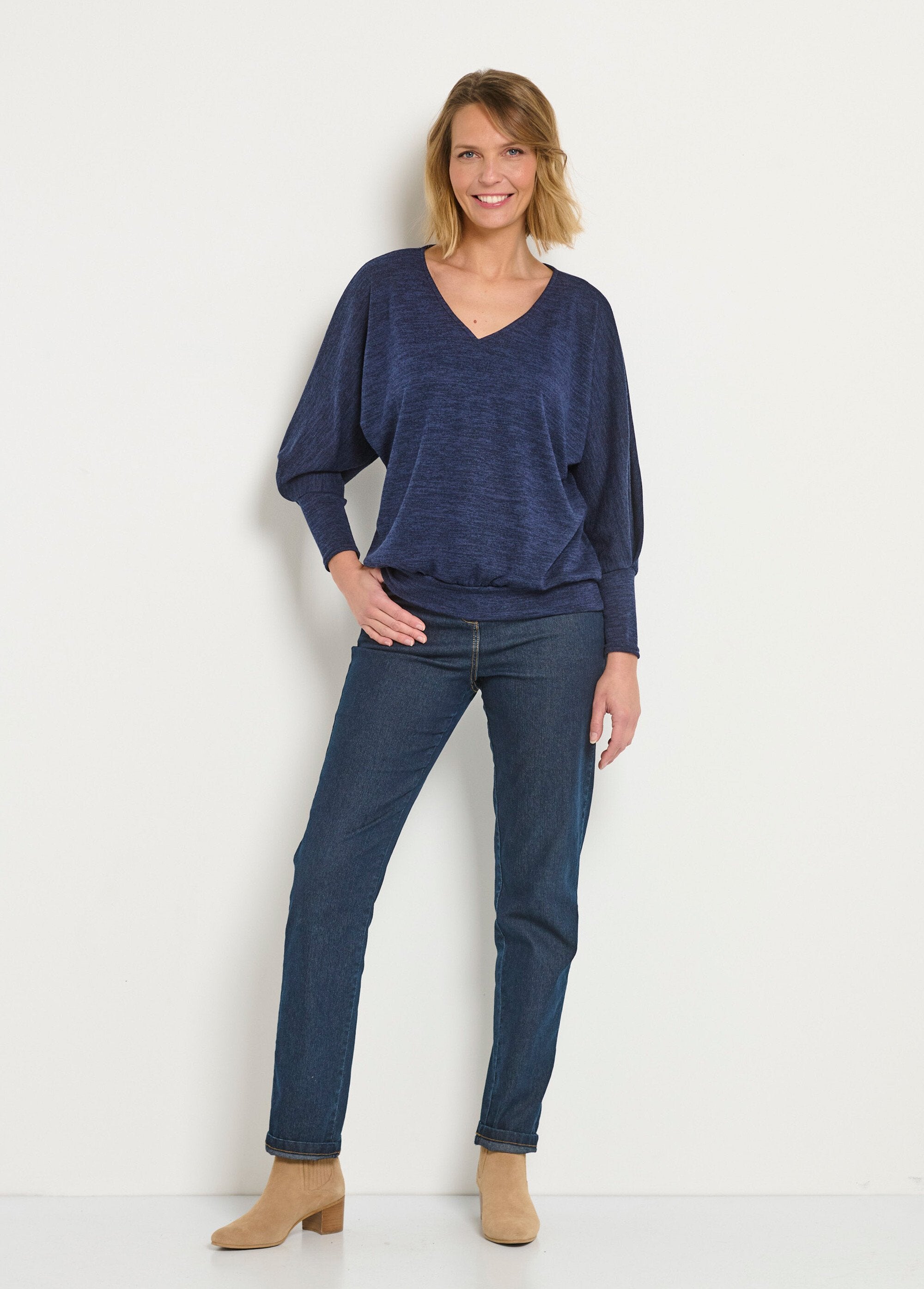 Maglione_con_scollo_a_V,_maniche_e_orlo_stretti_Bleu_SF1_slim