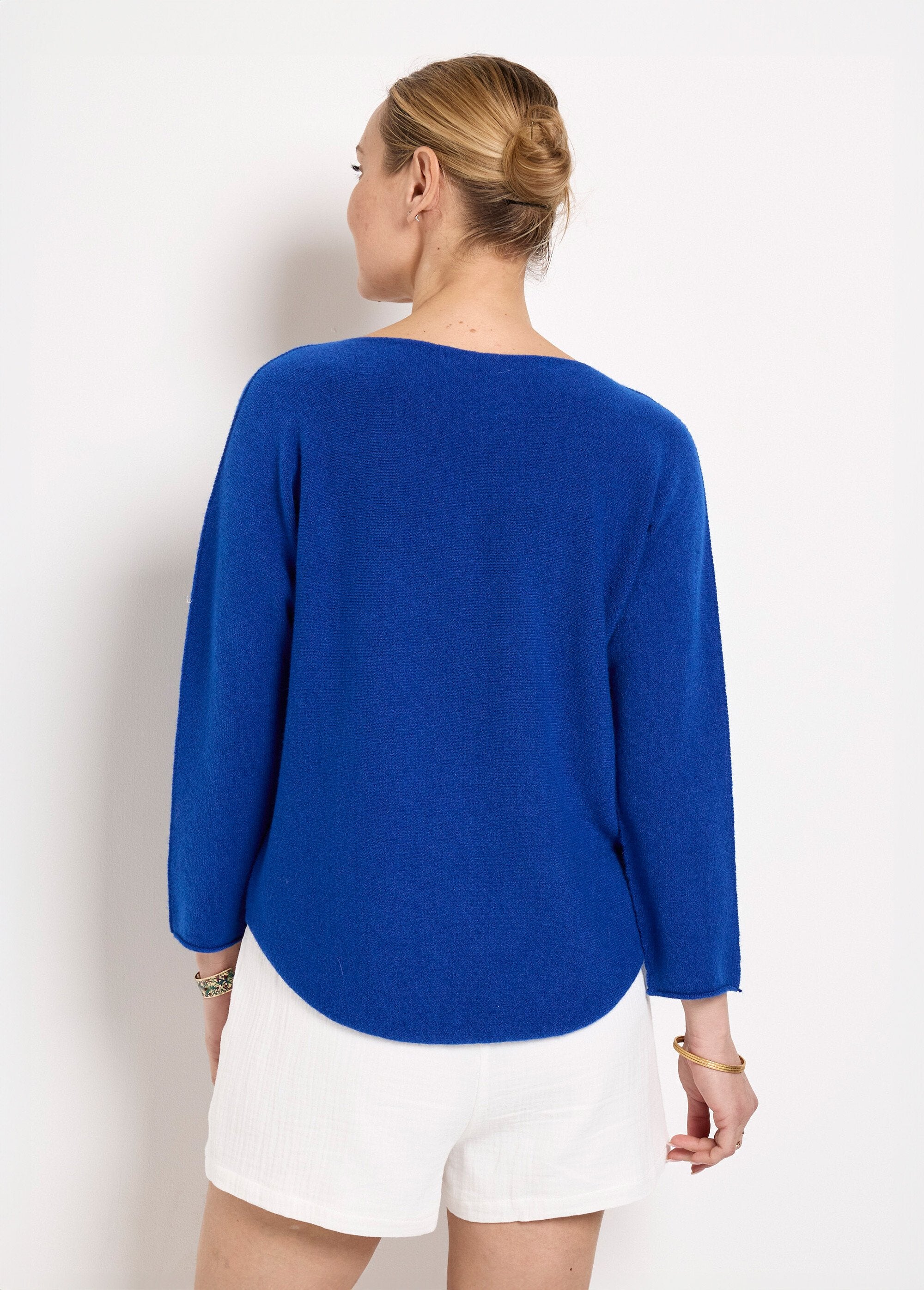Maglia_senza_cuciture_con_maniche_lunghe_e_scollo_a_V_Bleu_royal_DO1_slim