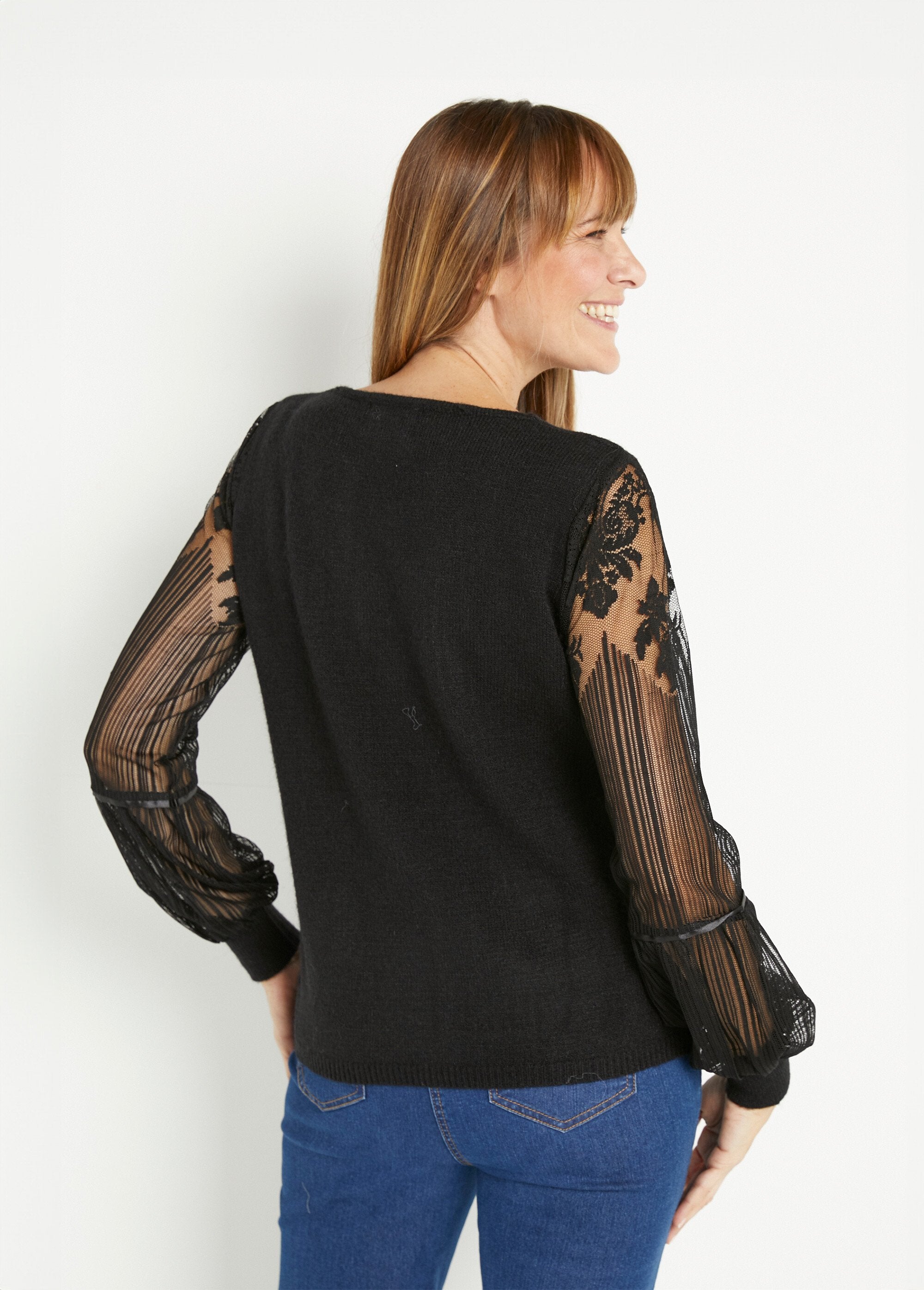Maglia_con_scollo_a_V_e_maniche_in_pizzo_e_rete_Noir_DO1_slim