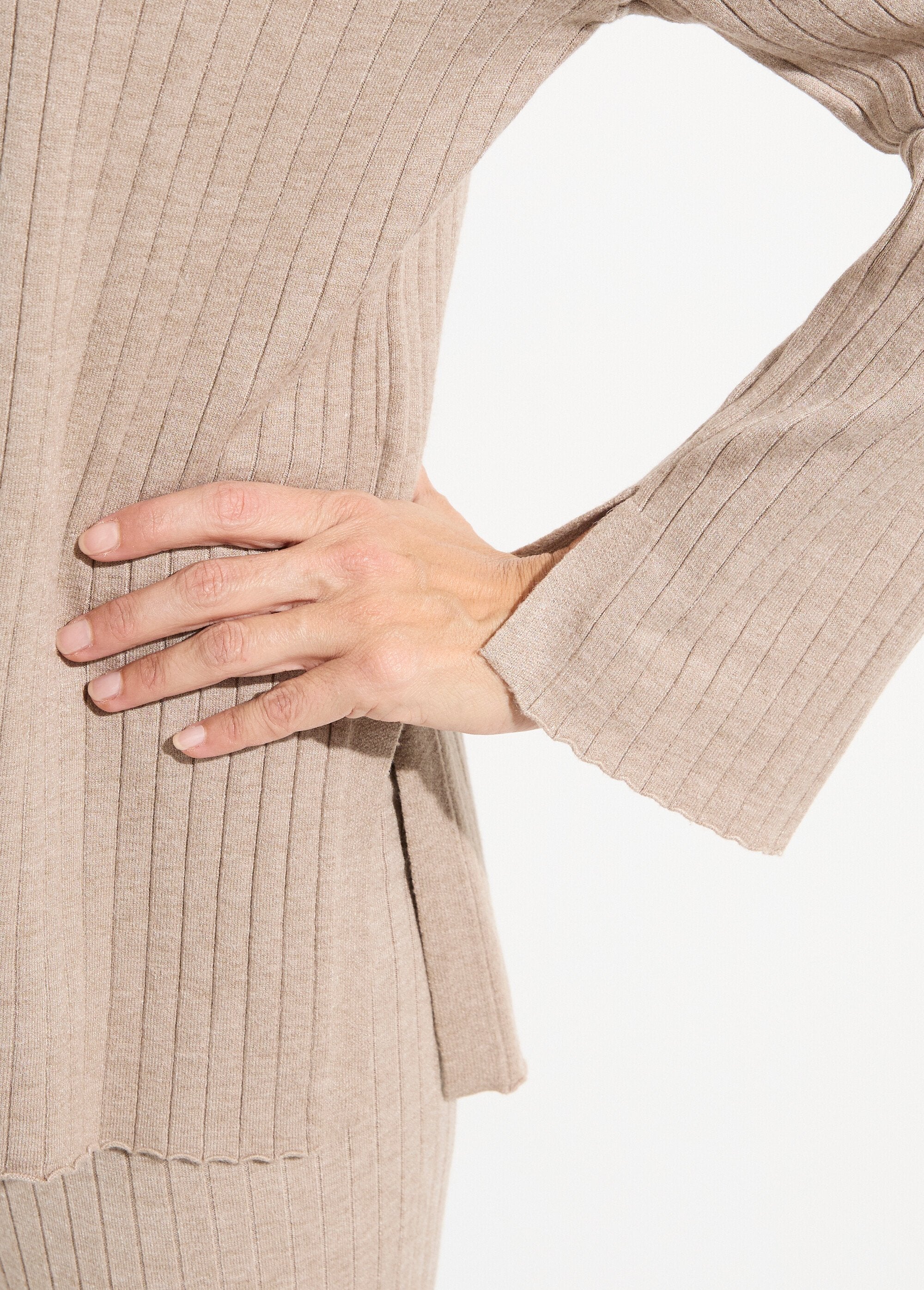 Maglione_comfort_con_maglia_a_coste_piatte_Beige_DE1_slim