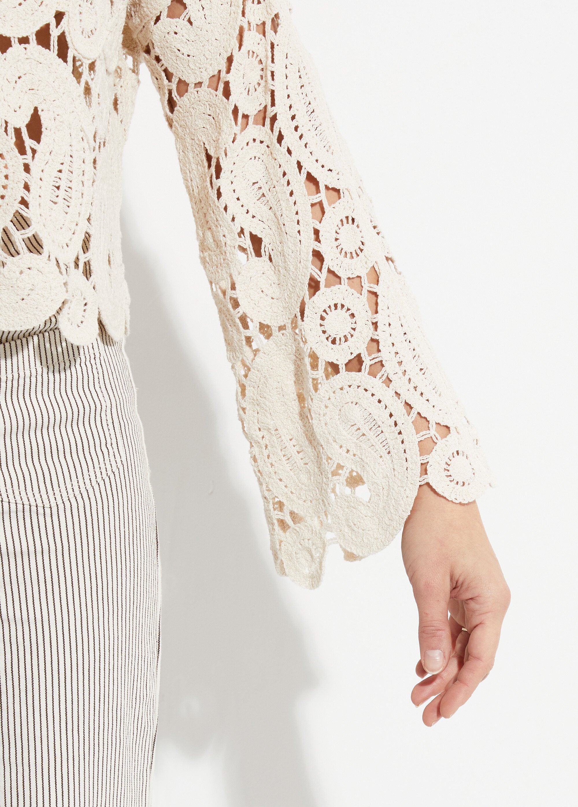 Maglia_corta_traforata_all'uncinetto,_collo_rotondo_Ecru_DE2_slim