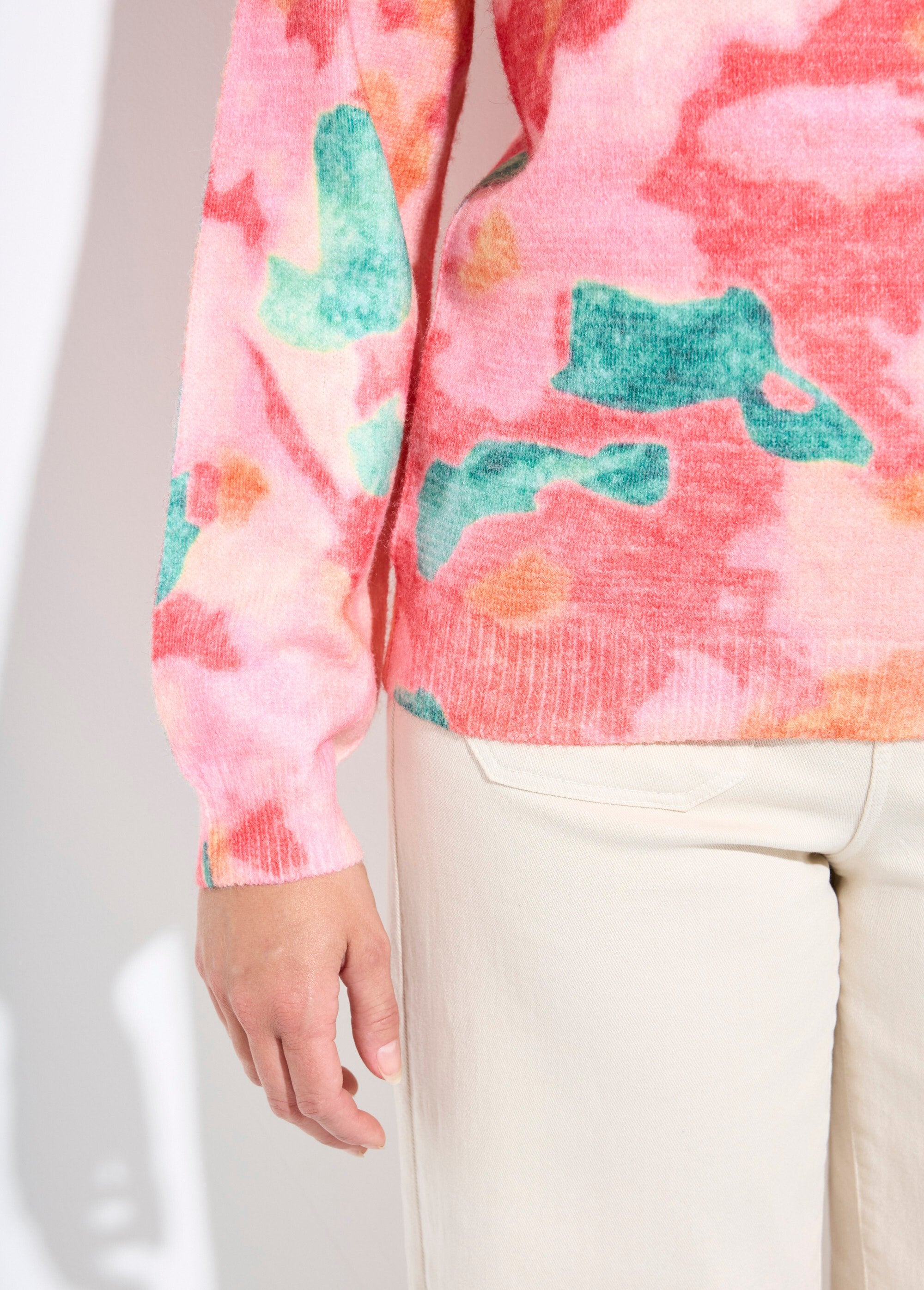 Morbido_maglione_a_collo_tondo_con_stampa_floreale_Imprime_corail_DE2_slim