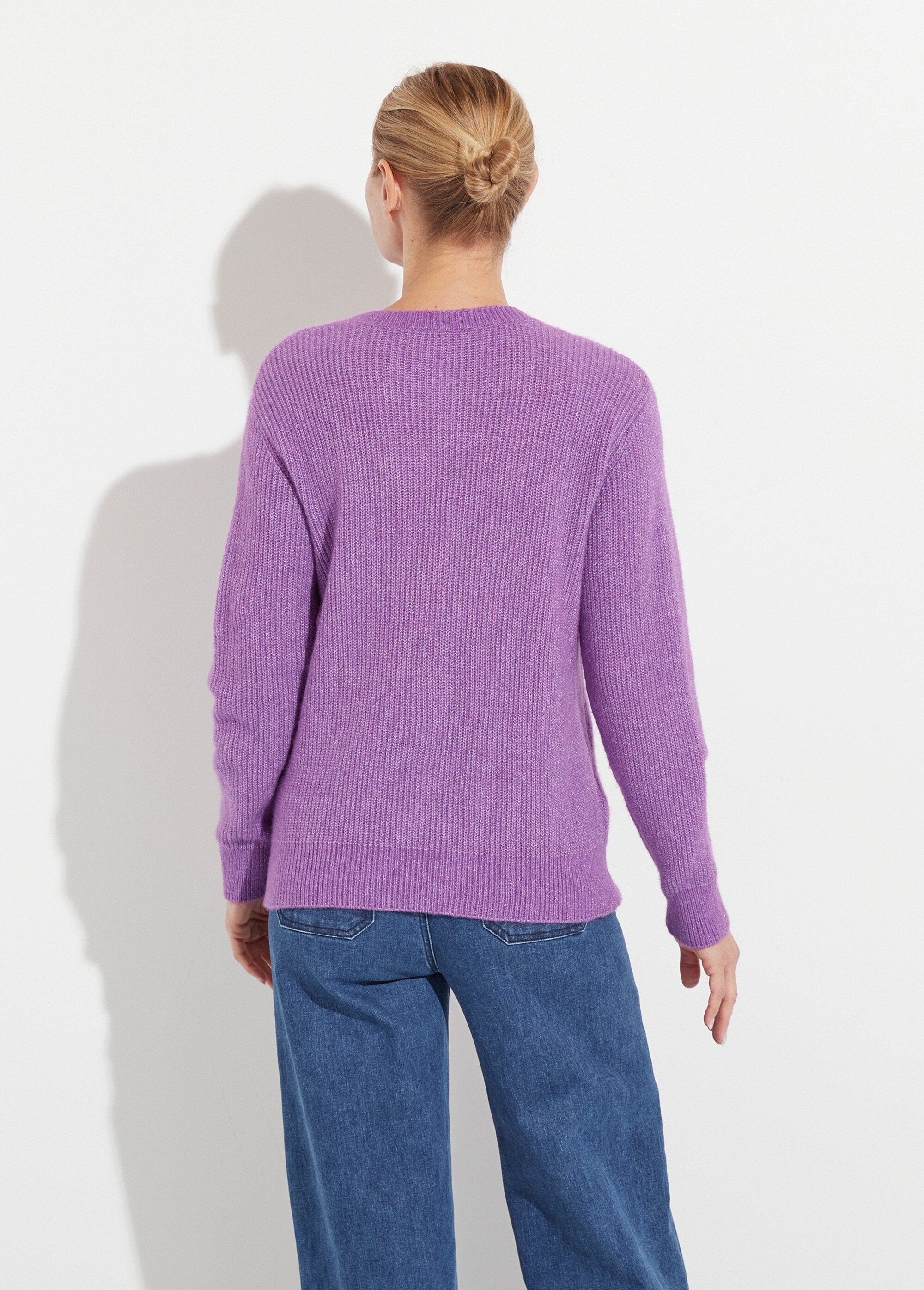 Morbido_maglione_traforato_in_fibre_riciclate_e_lana_Violet_DO1_slim