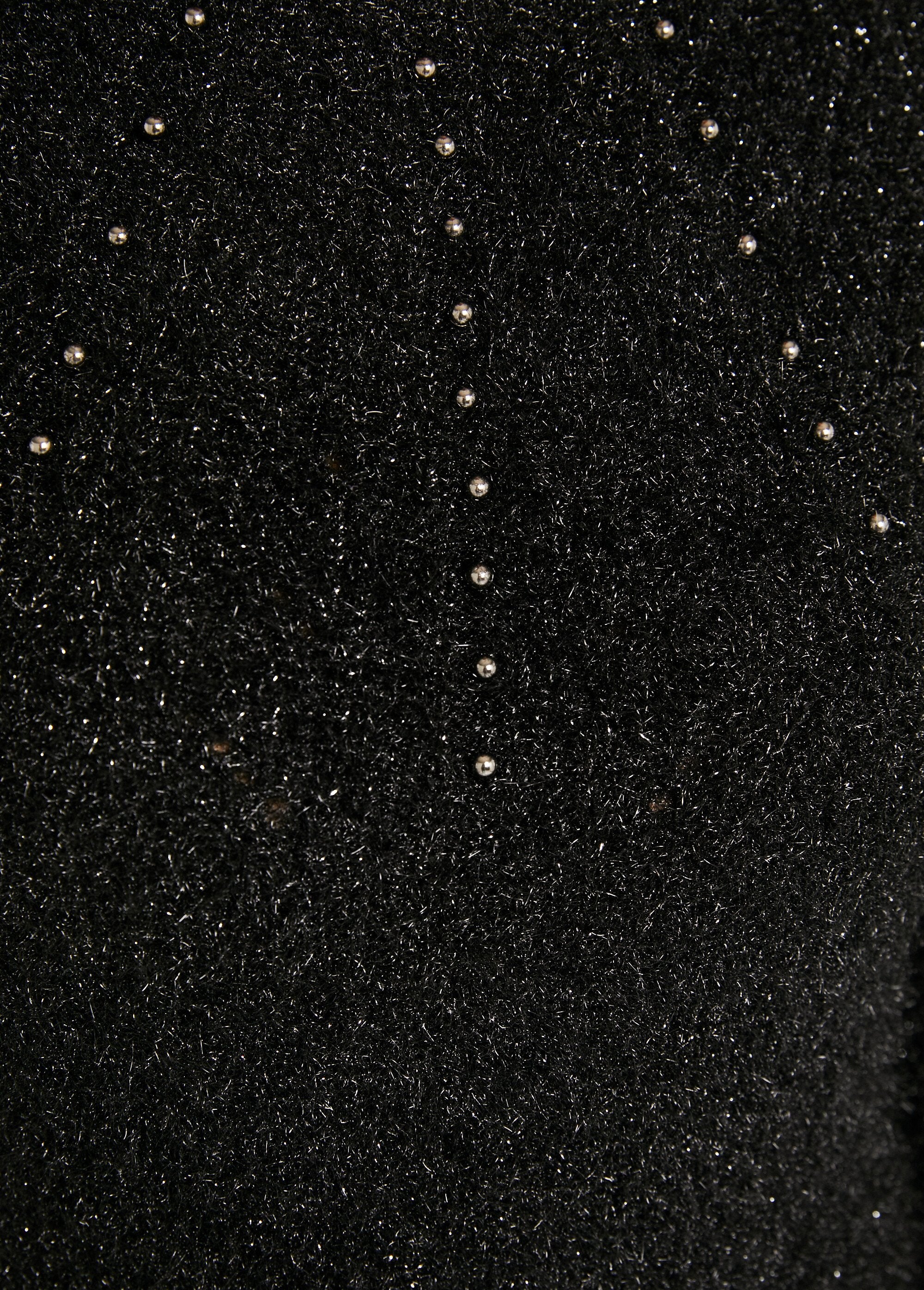 Maglia_in_morbida_pelliccia_con_collo_rotondo_traforato_di_perline_Noir_DE3_slim