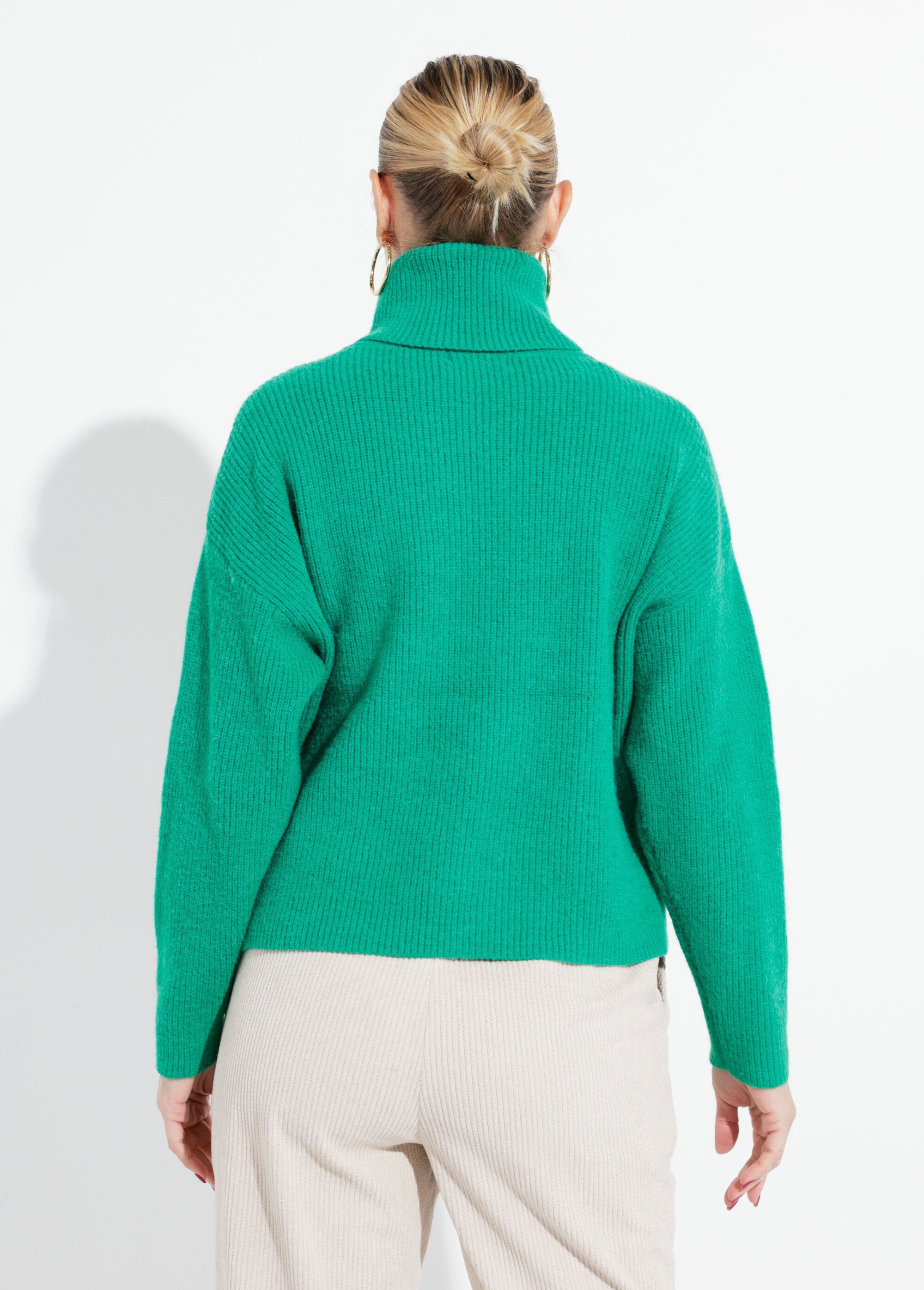 Maglione_in_maglia_con_morbido_dolcevita_Vert_DO1_slim