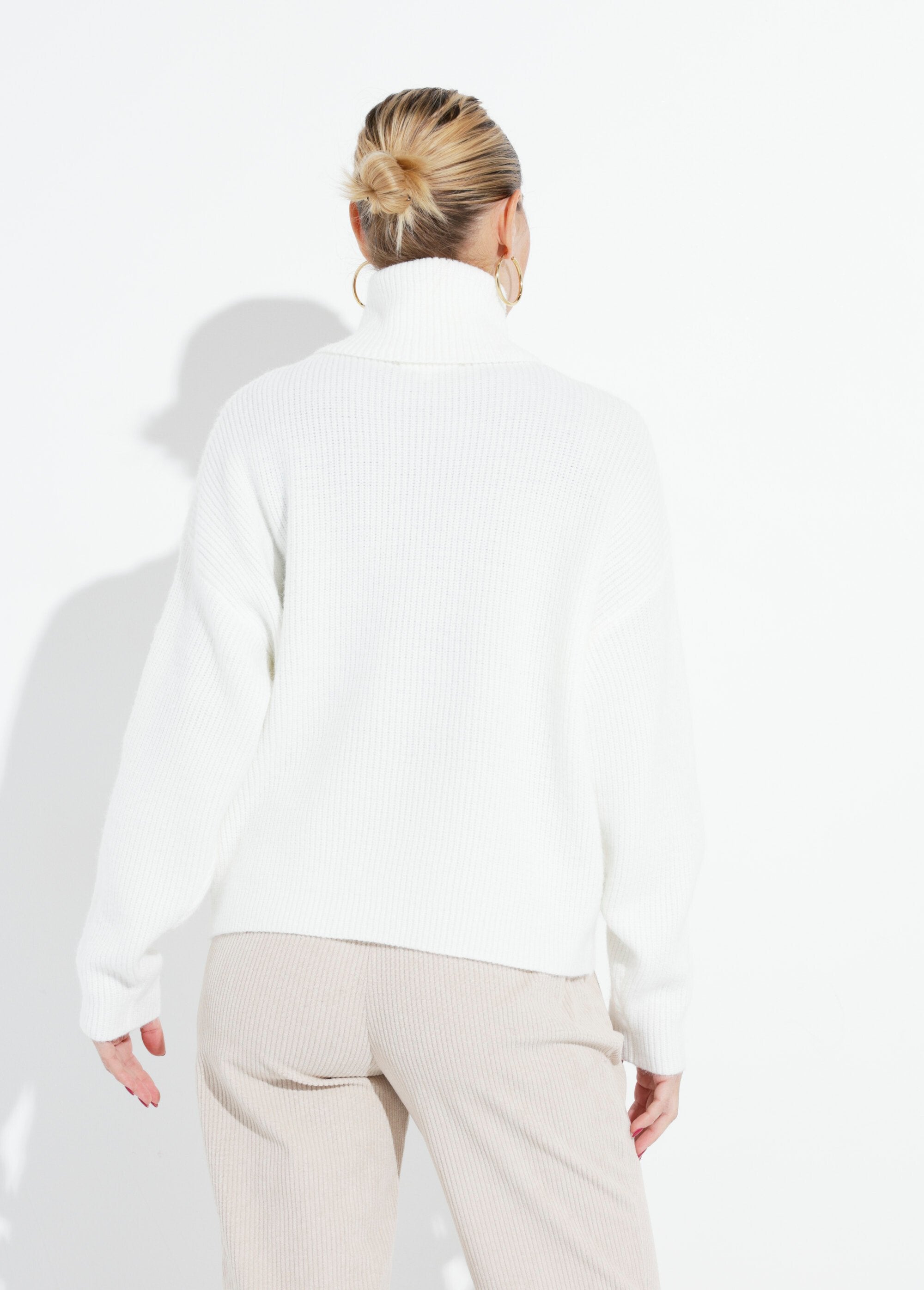 Maglione_in_maglia_con_morbido_dolcevita_Blanc_DO1_slim