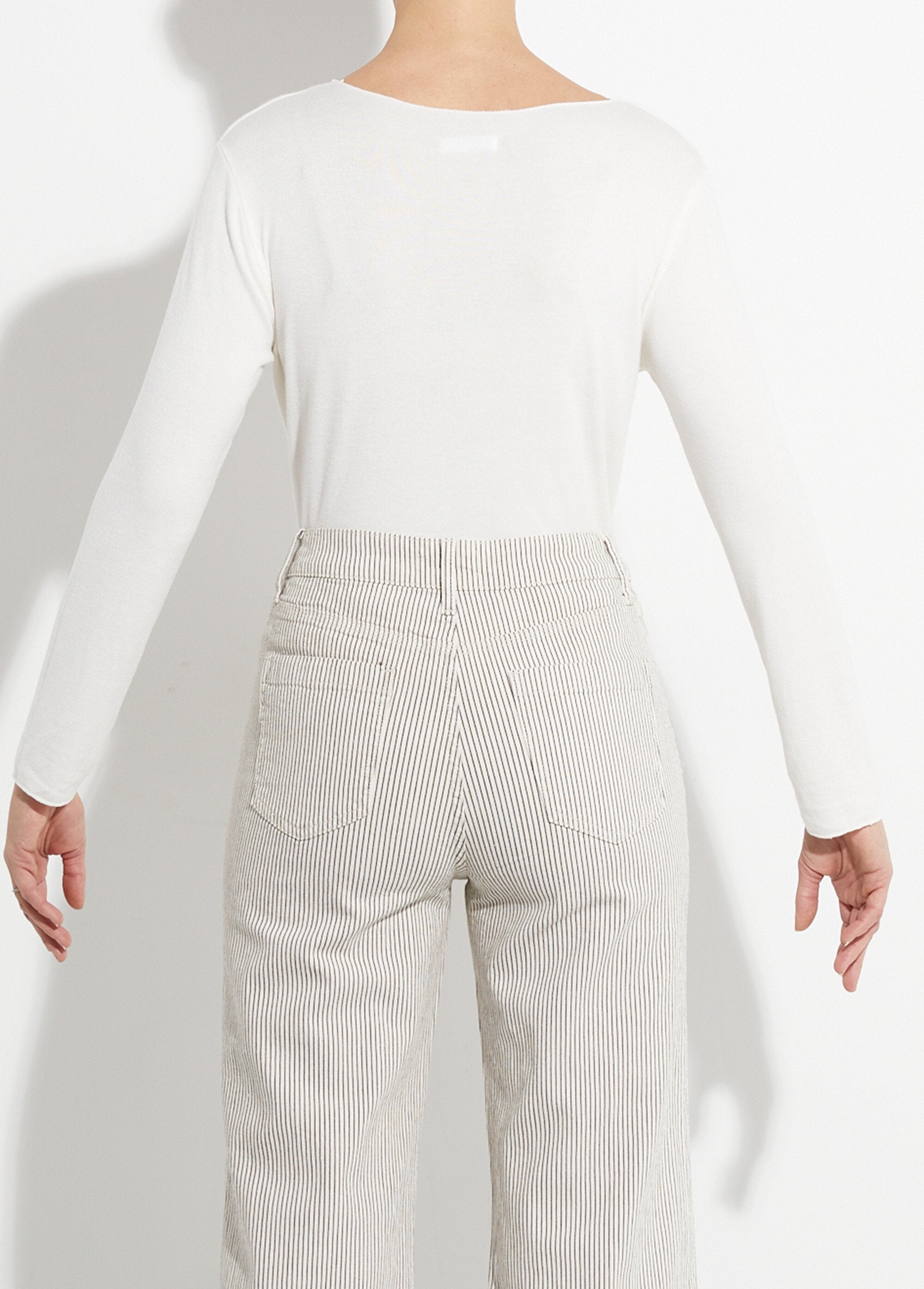 Maglione_sottile_in_angora_e_lana,_scollo_a_V_Ecru_DO1_slim