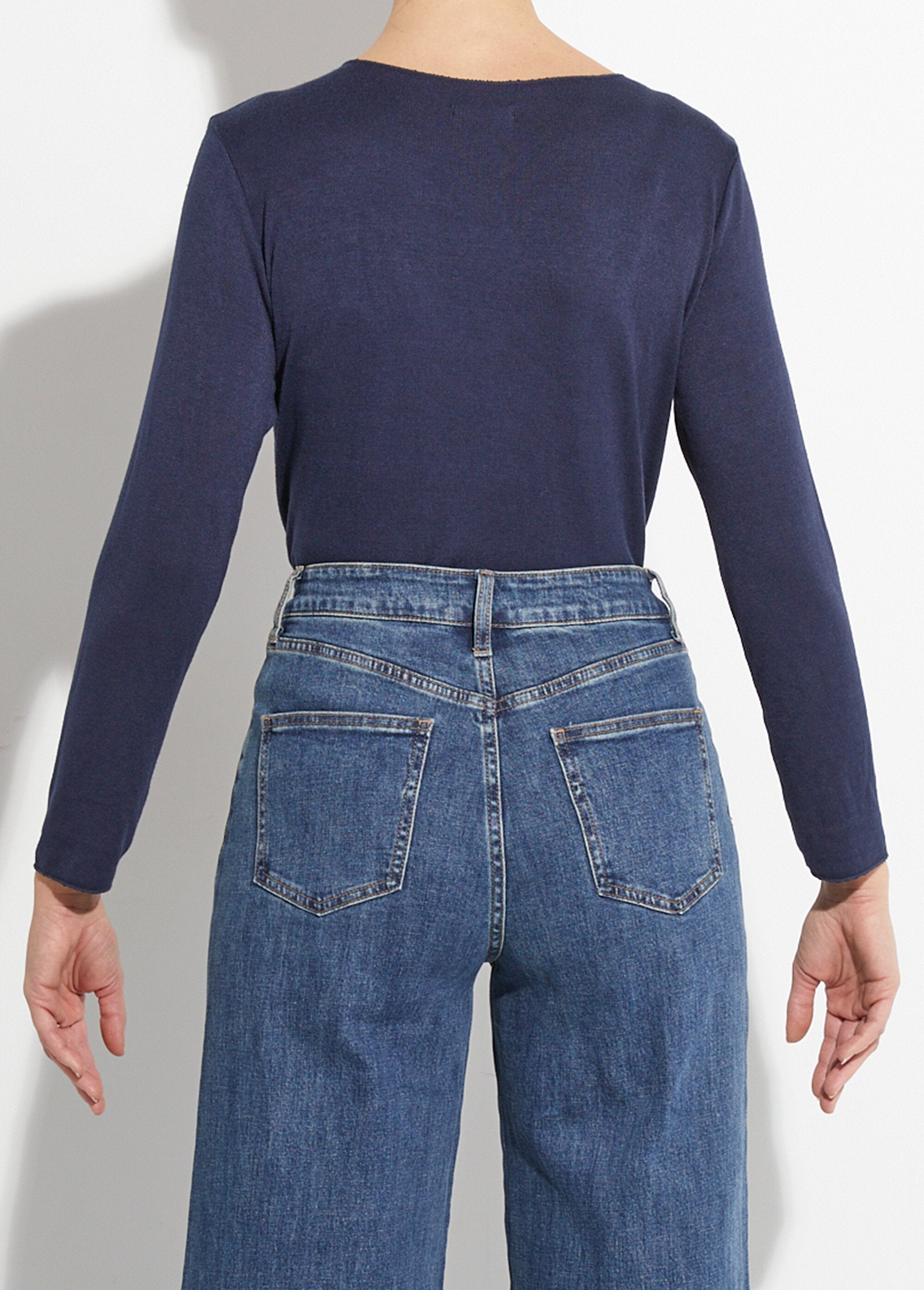 Maglione_sottile_in_angora_e_lana,_scollo_a_V_Marine_DO1_slim