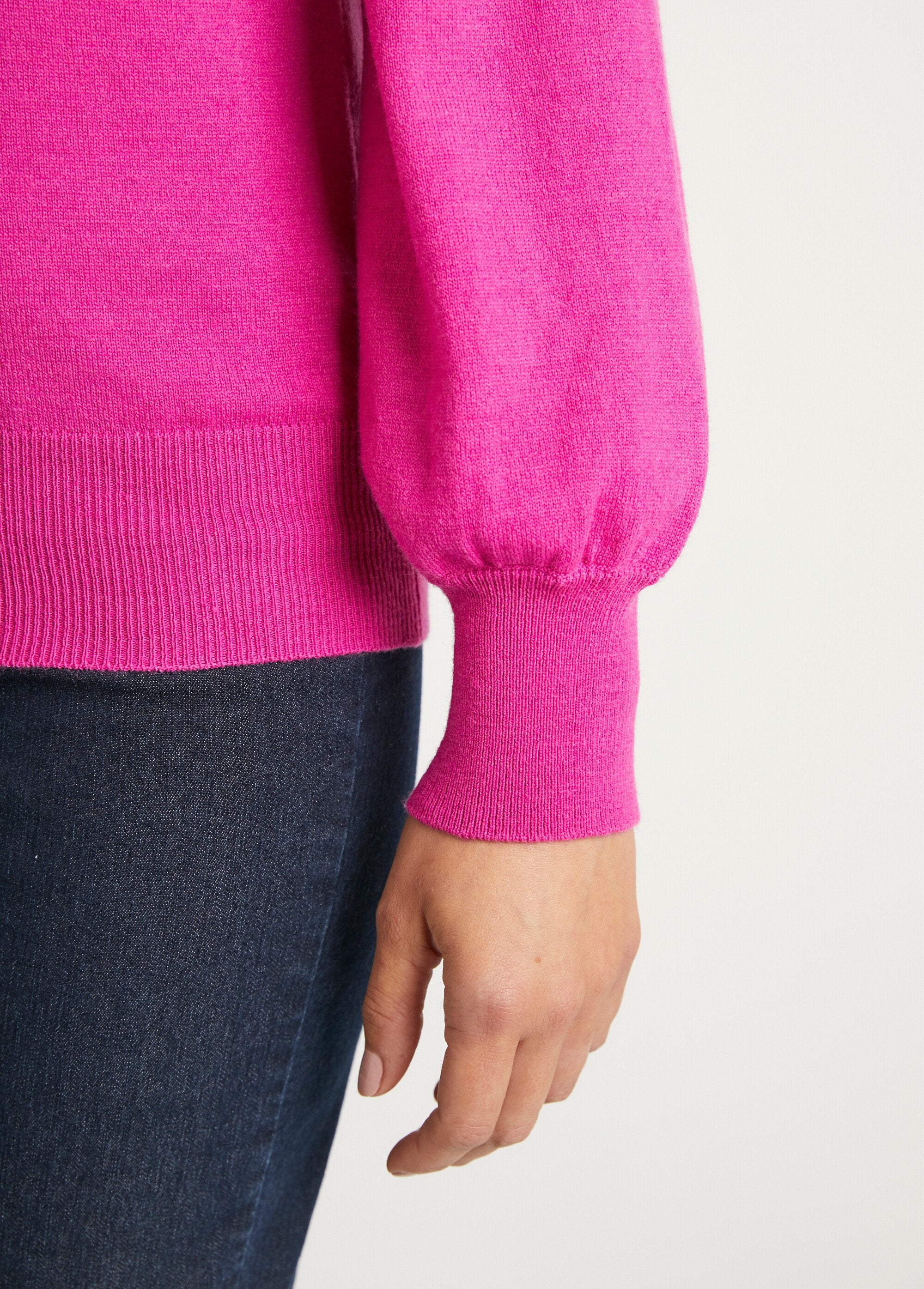 Maglia_in_misto_lana_con_collo_a_cravatta_Fuchsia_DE2_slim