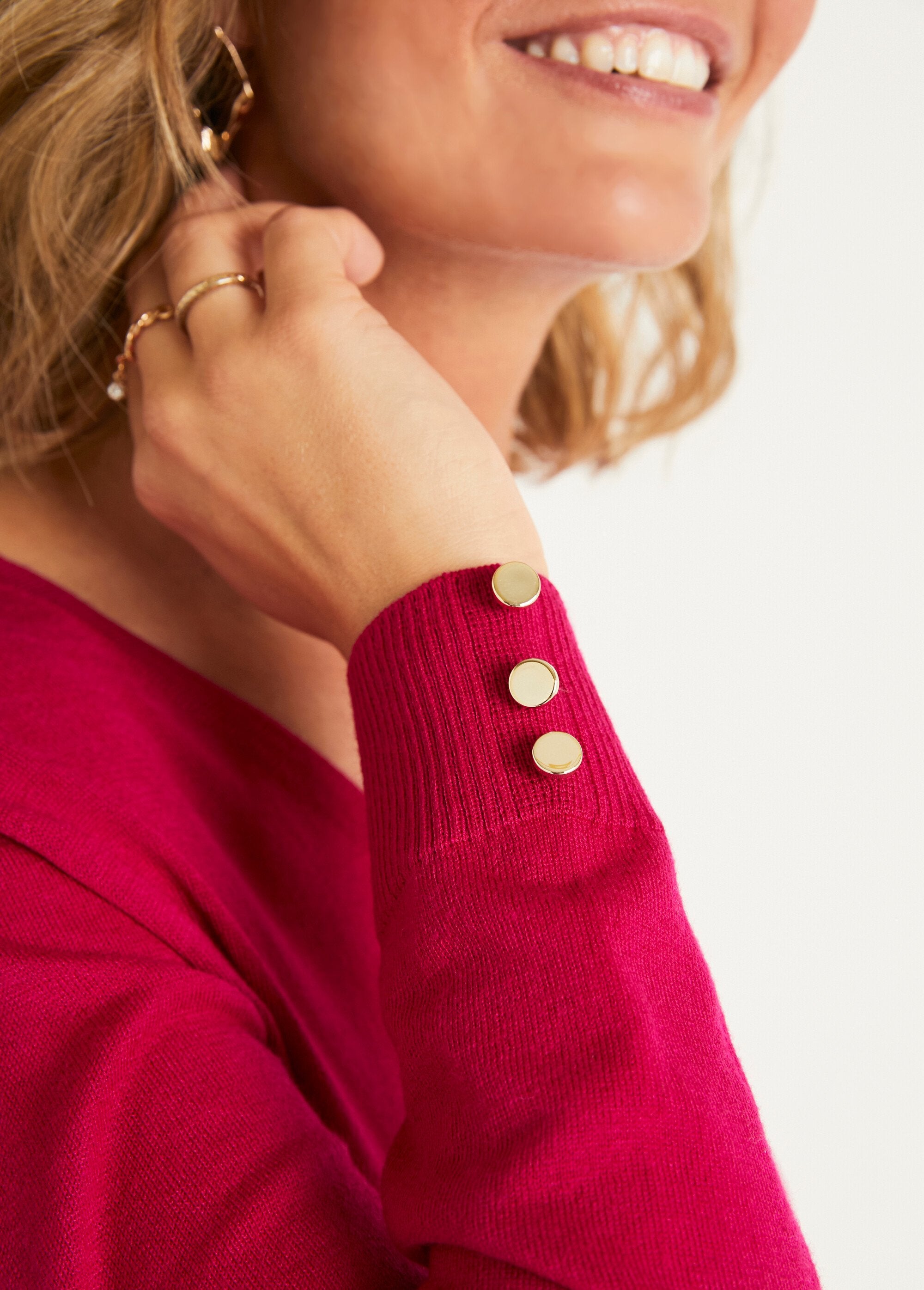 Maglione_sottile_in_jersey_tinta_unita_con_scollo_a_V_in_lana_merino_Cassis_DE2_slim