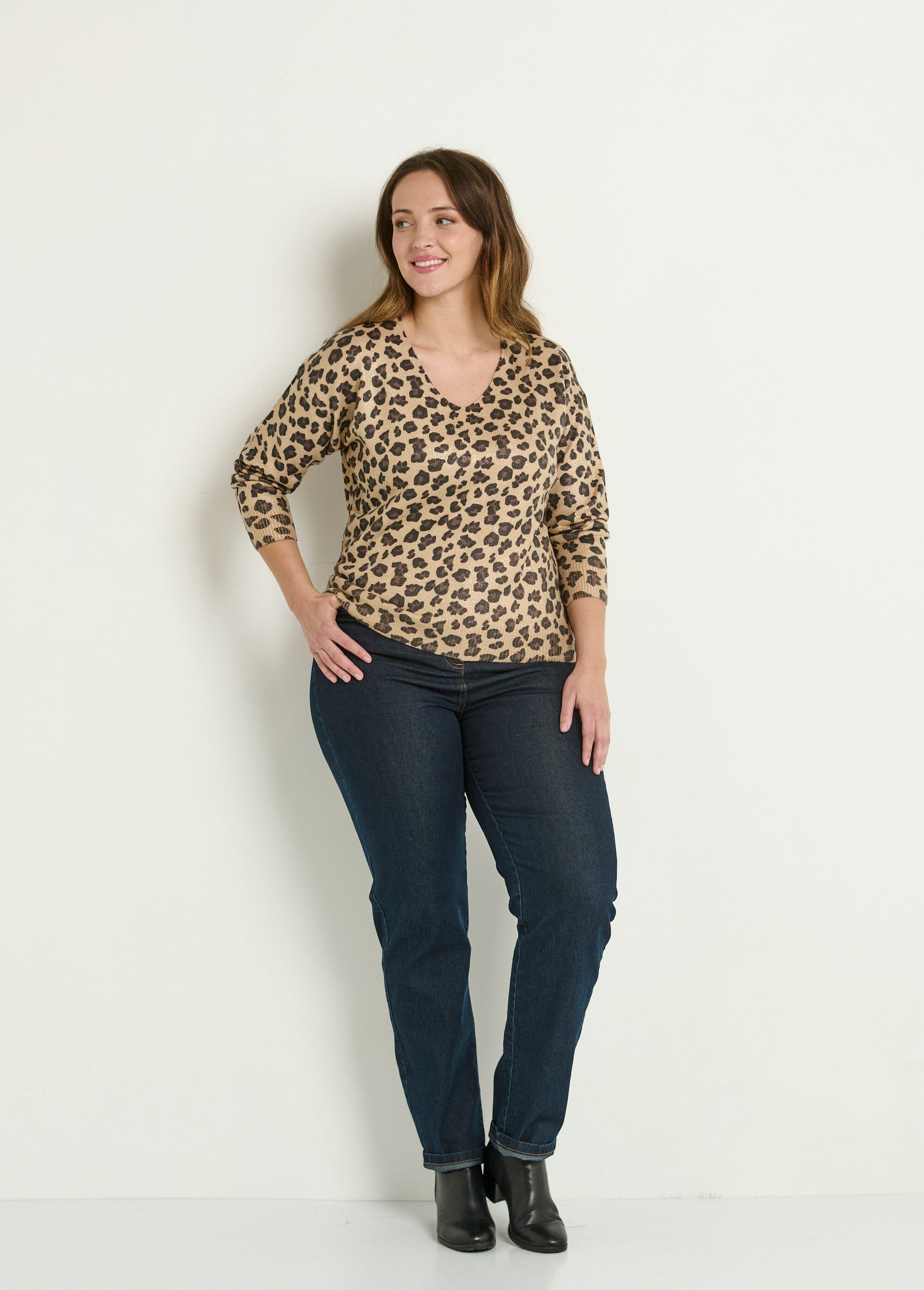 Maglia_leopardata_metallizzata_con_scollo_a_V_Leopard_SF1_curvy