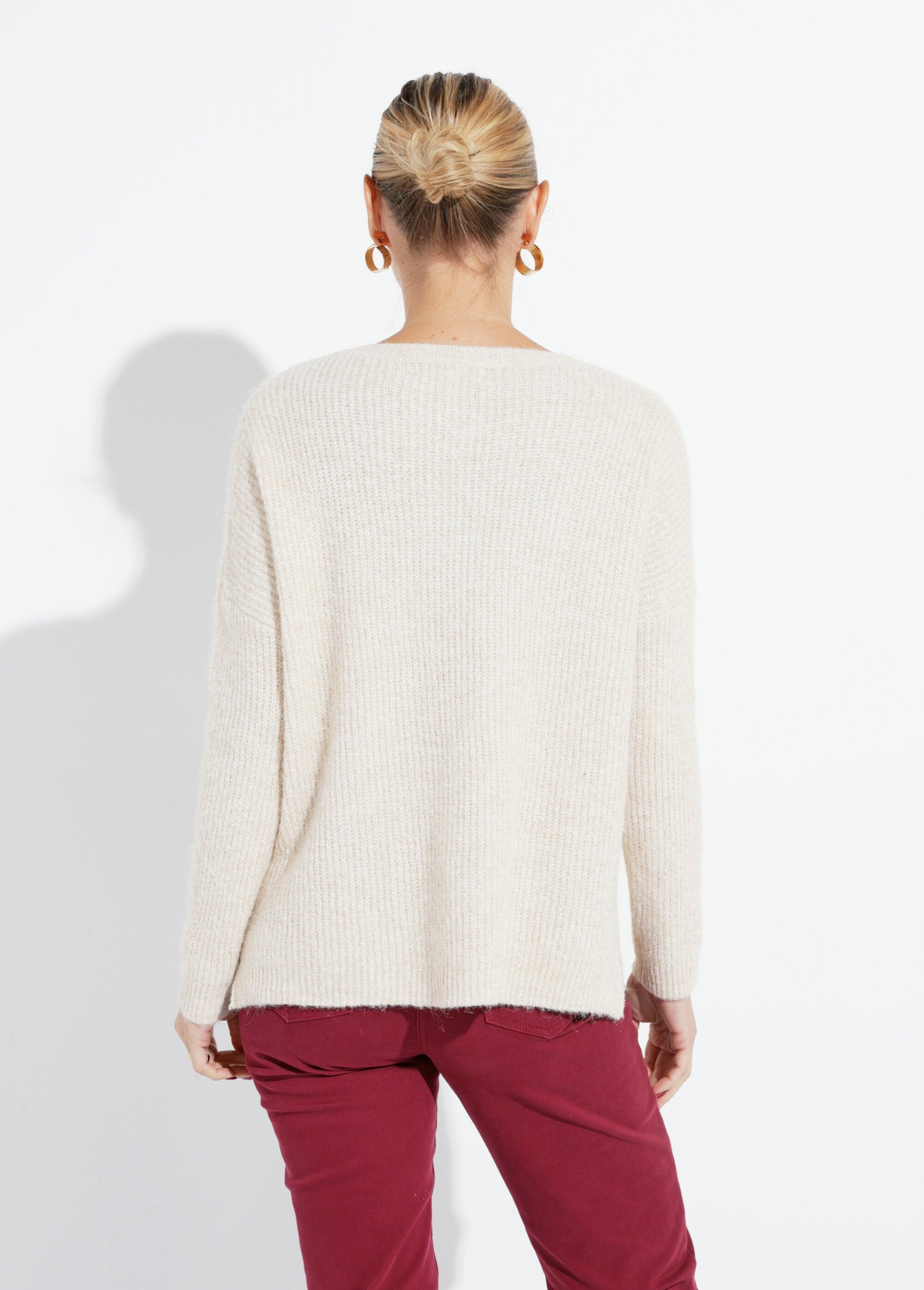Maglia_con_scollo_a_barchetta_in_maglia_di_gommapiuma_Beige_DO1_slim