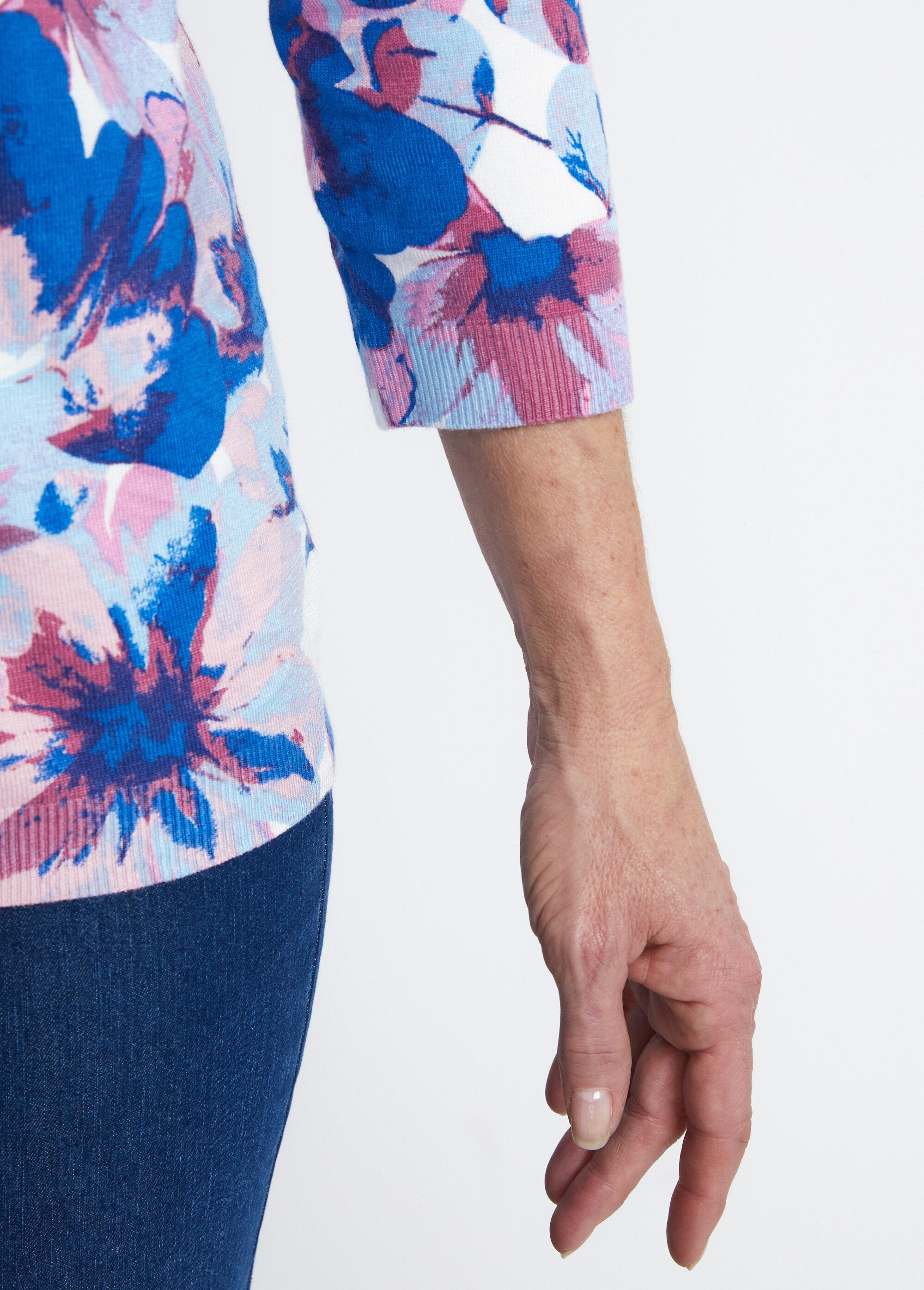 Maglia_con_maniche_a_3/4_e_stampa_floreale_Bleu_et_rose_DE2_slim