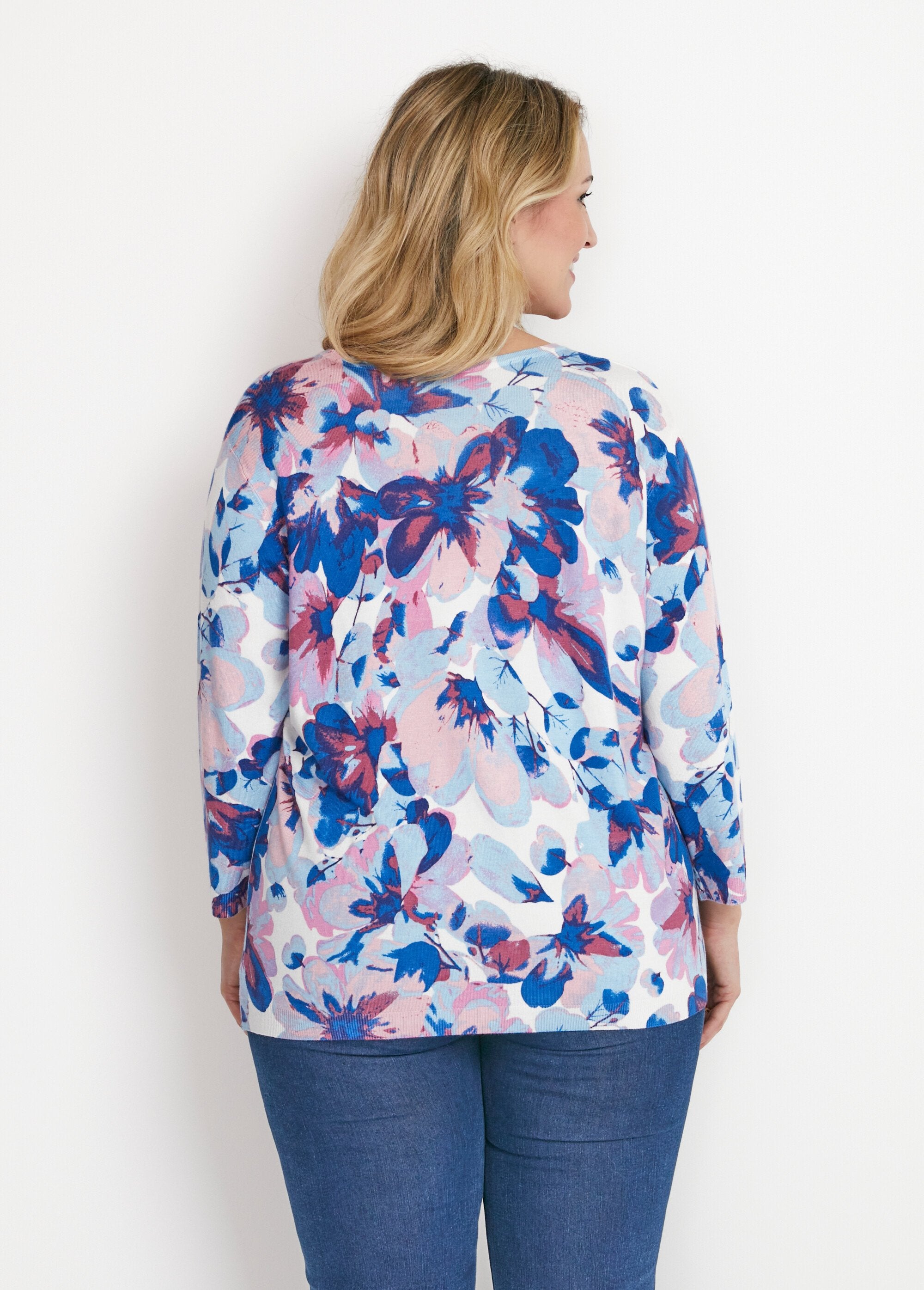Maglia_con_maniche_a_3/4_e_stampa_floreale_Bleu_et_rose_DO1_curvy