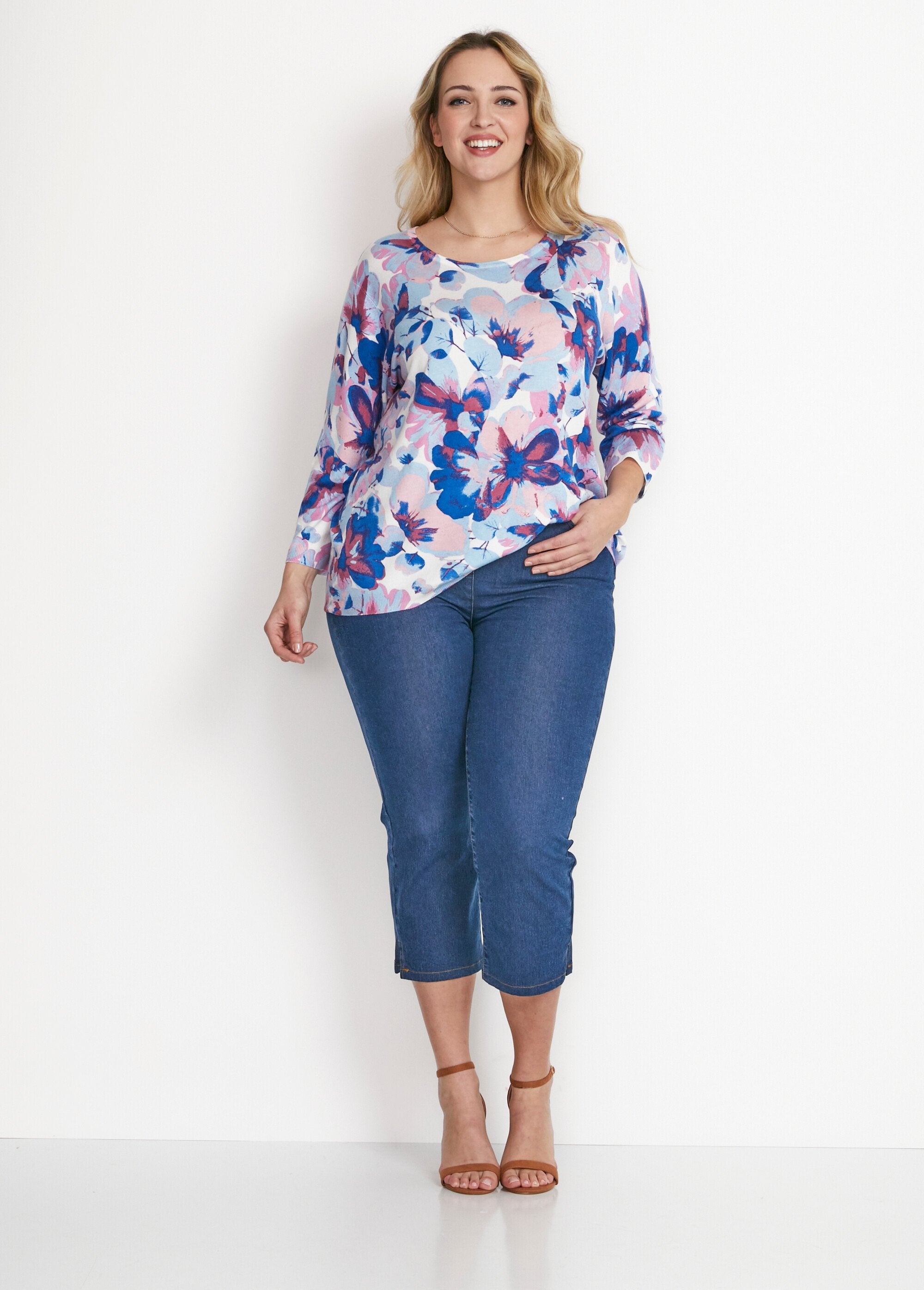 Maglia_con_maniche_a_3/4_e_stampa_floreale_Bleu_et_rose_SF1_curvy