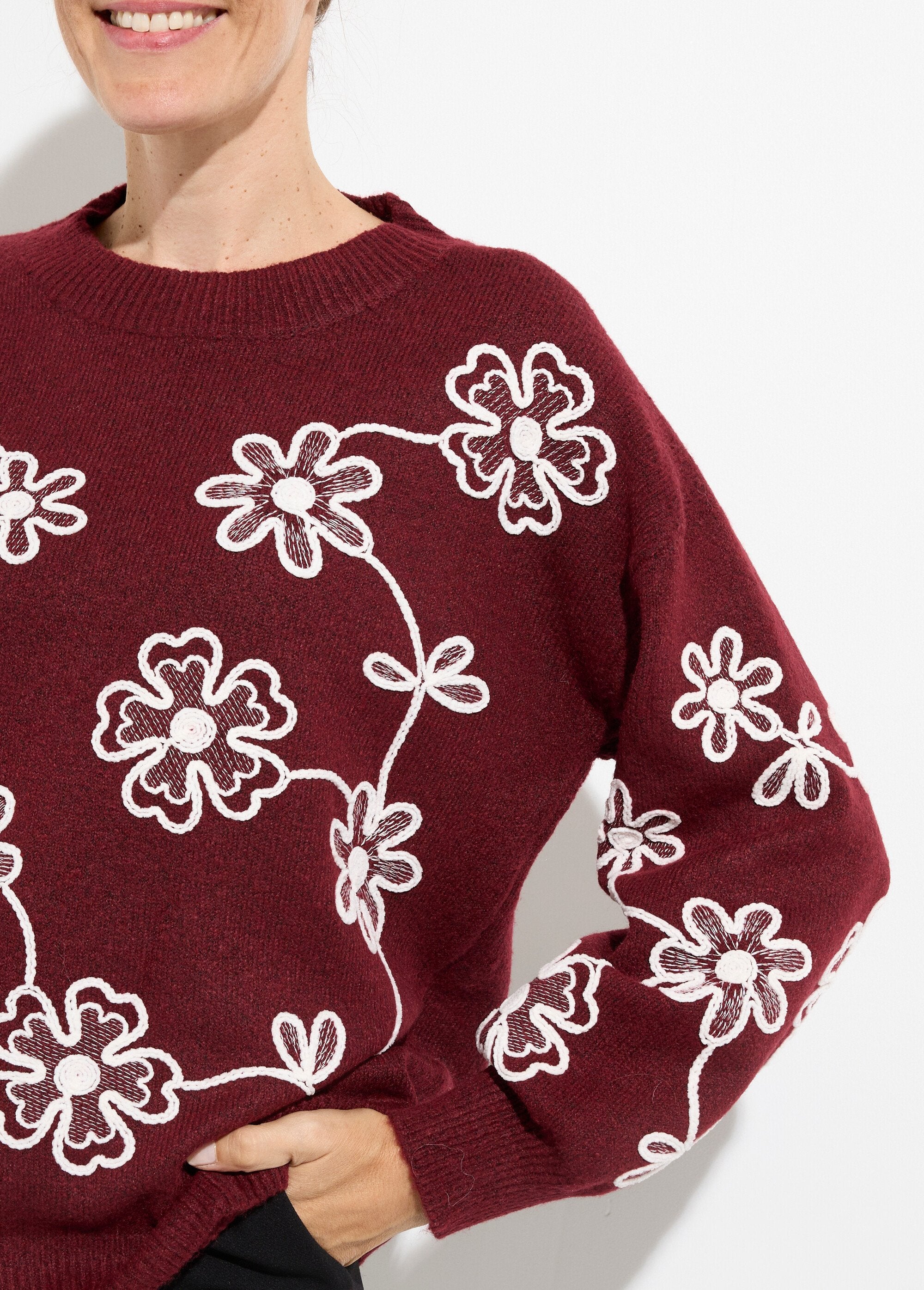 Maglia_alta_con_fiori_ricamati_Bordeaux_DE1_slim