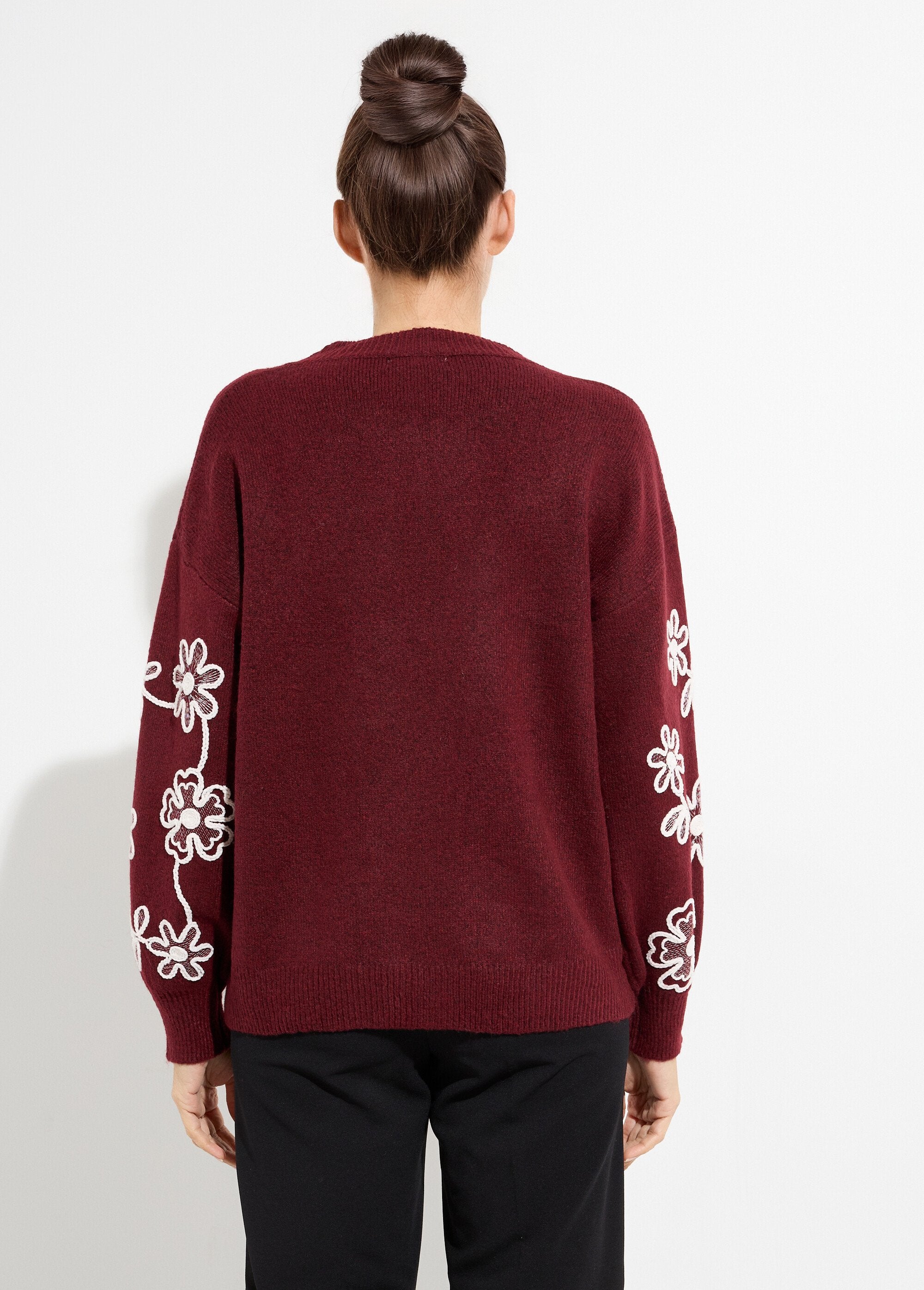 Maglia_alta_con_fiori_ricamati_Bordeaux_DO1_slim