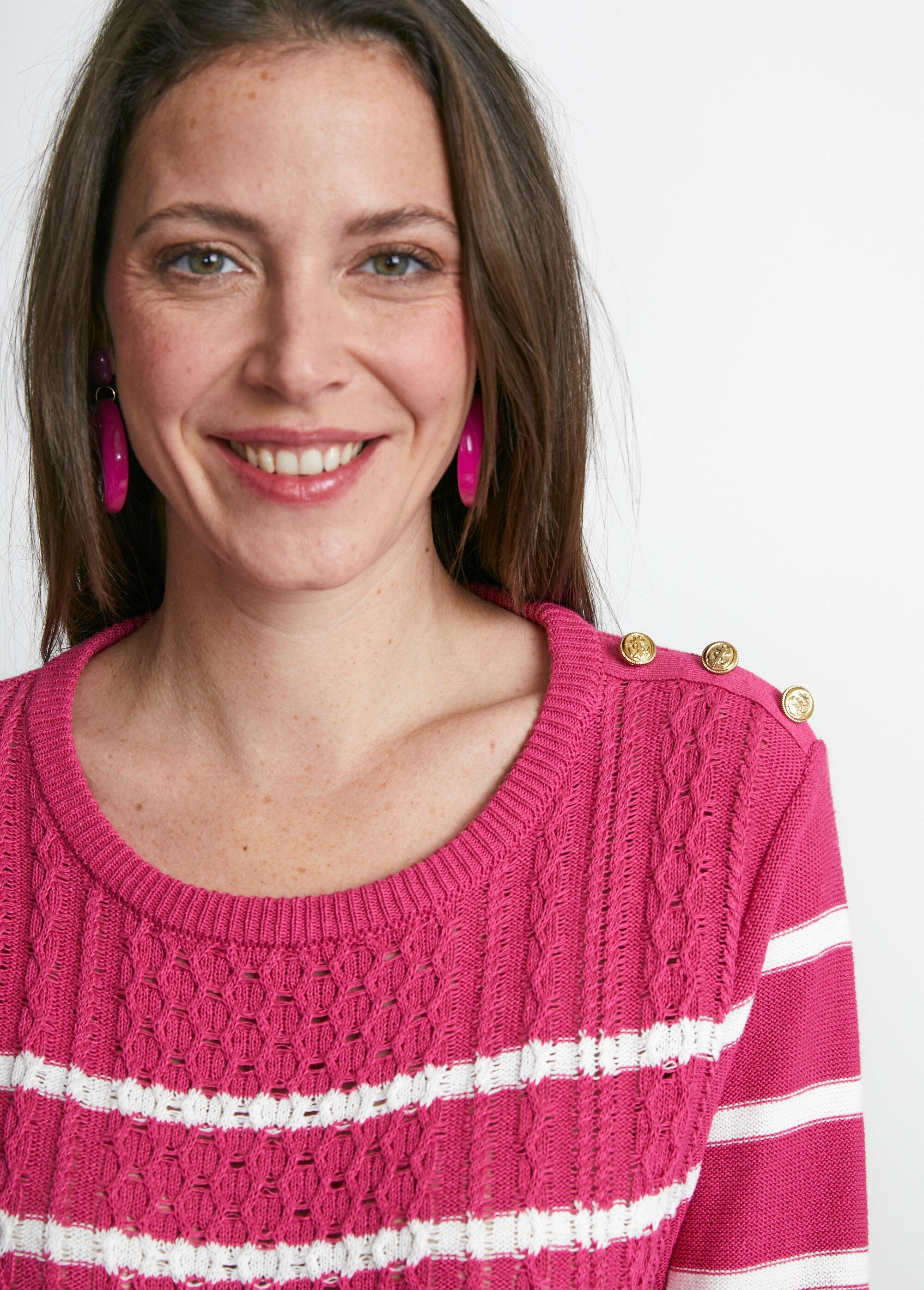 Maglia_a_righe_e_bottoni_Framboise_et_blanc_DE1_slim