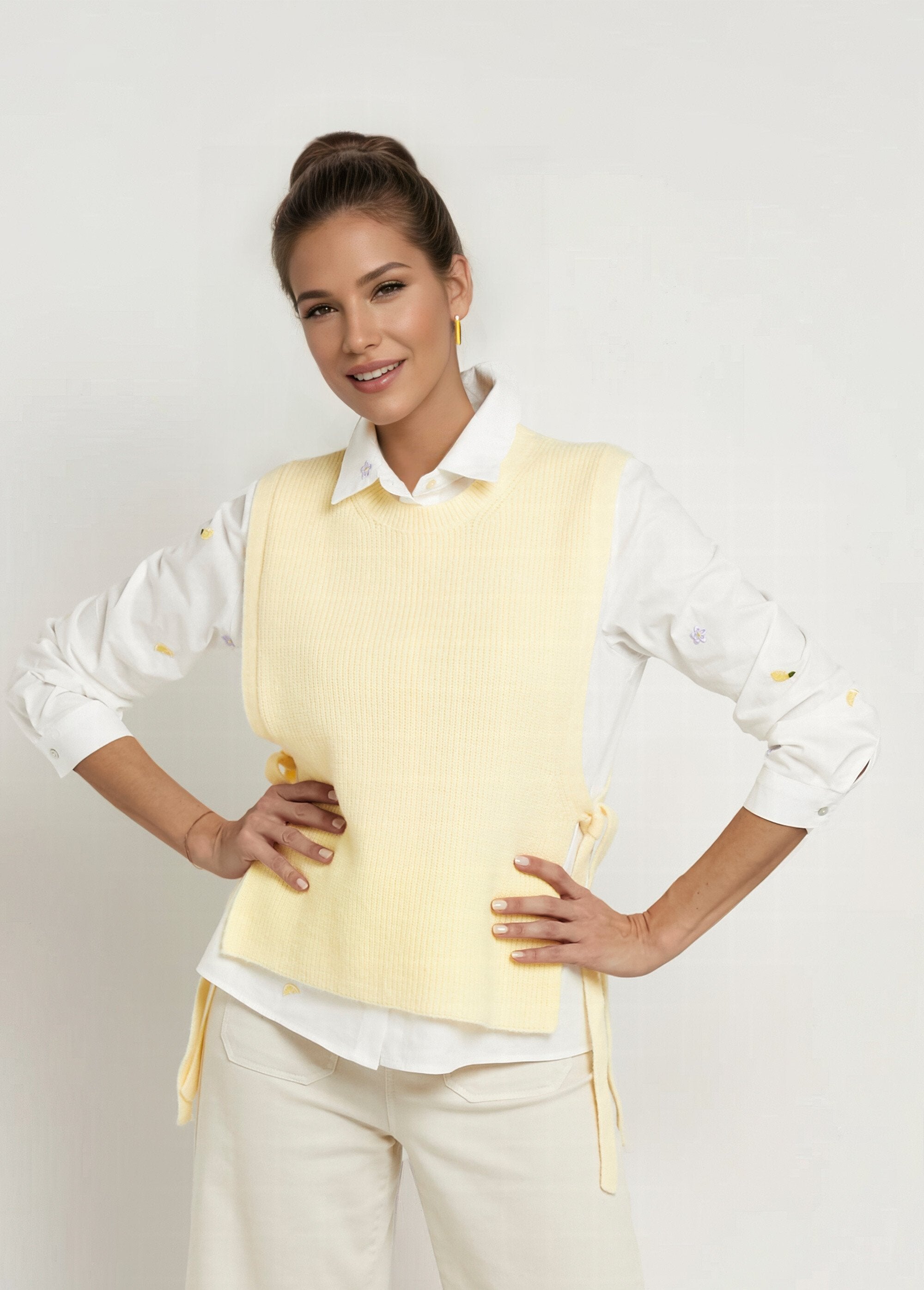 Maglia_senza_maniche_con_cravatta_laterale_Jaune_clair_FA1_slim