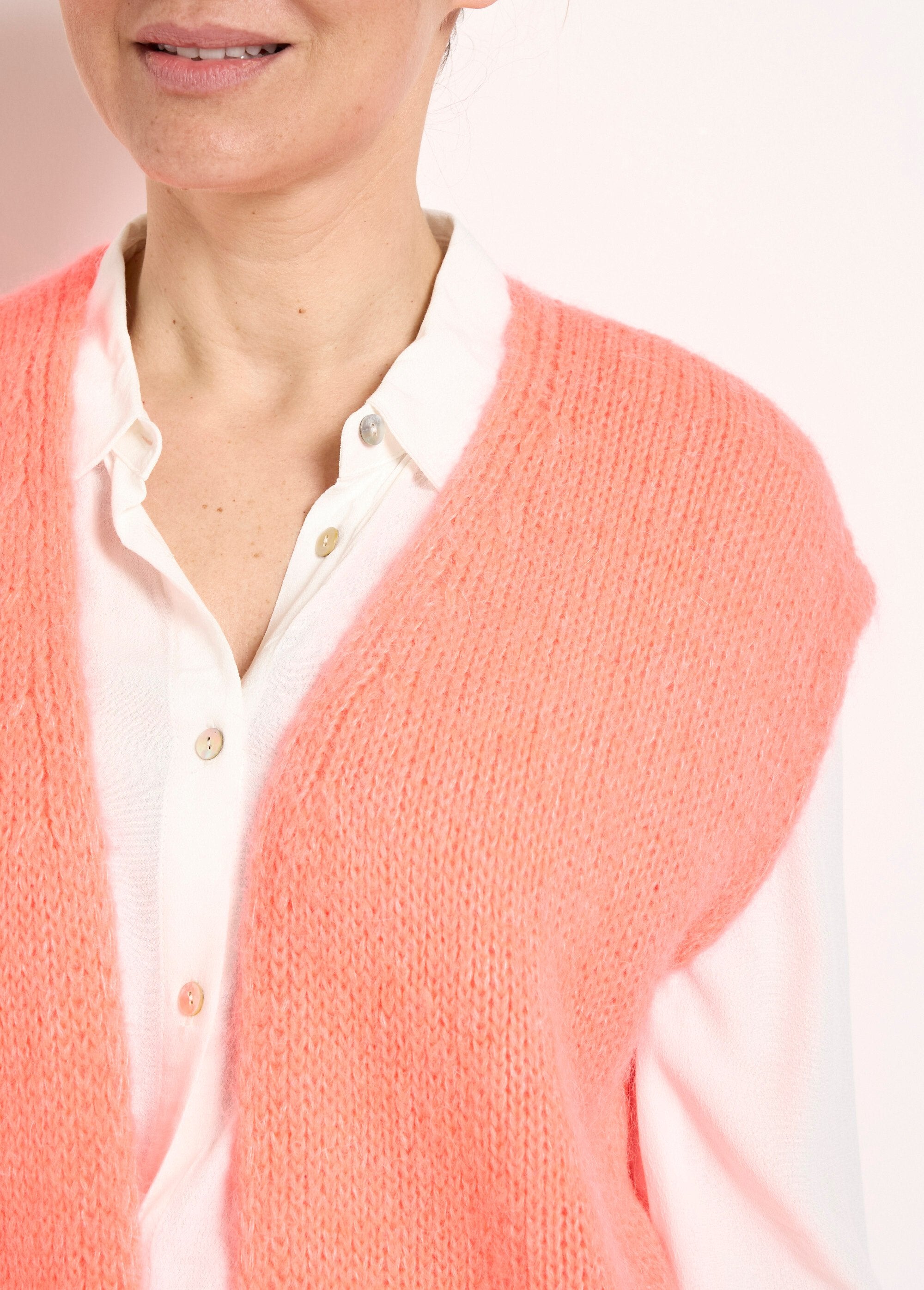 Maglia_senza_maniche_con_bordi_in_calda_lana_mohair_Corail_DE1_slim