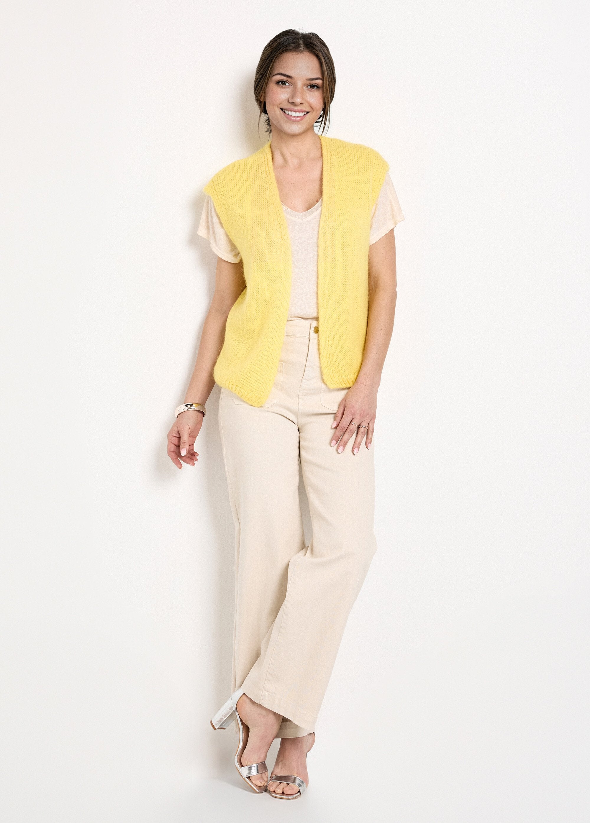 Maglia_senza_maniche_con_bordi_in_calda_lana_mohair_Jaune_SF1_slim