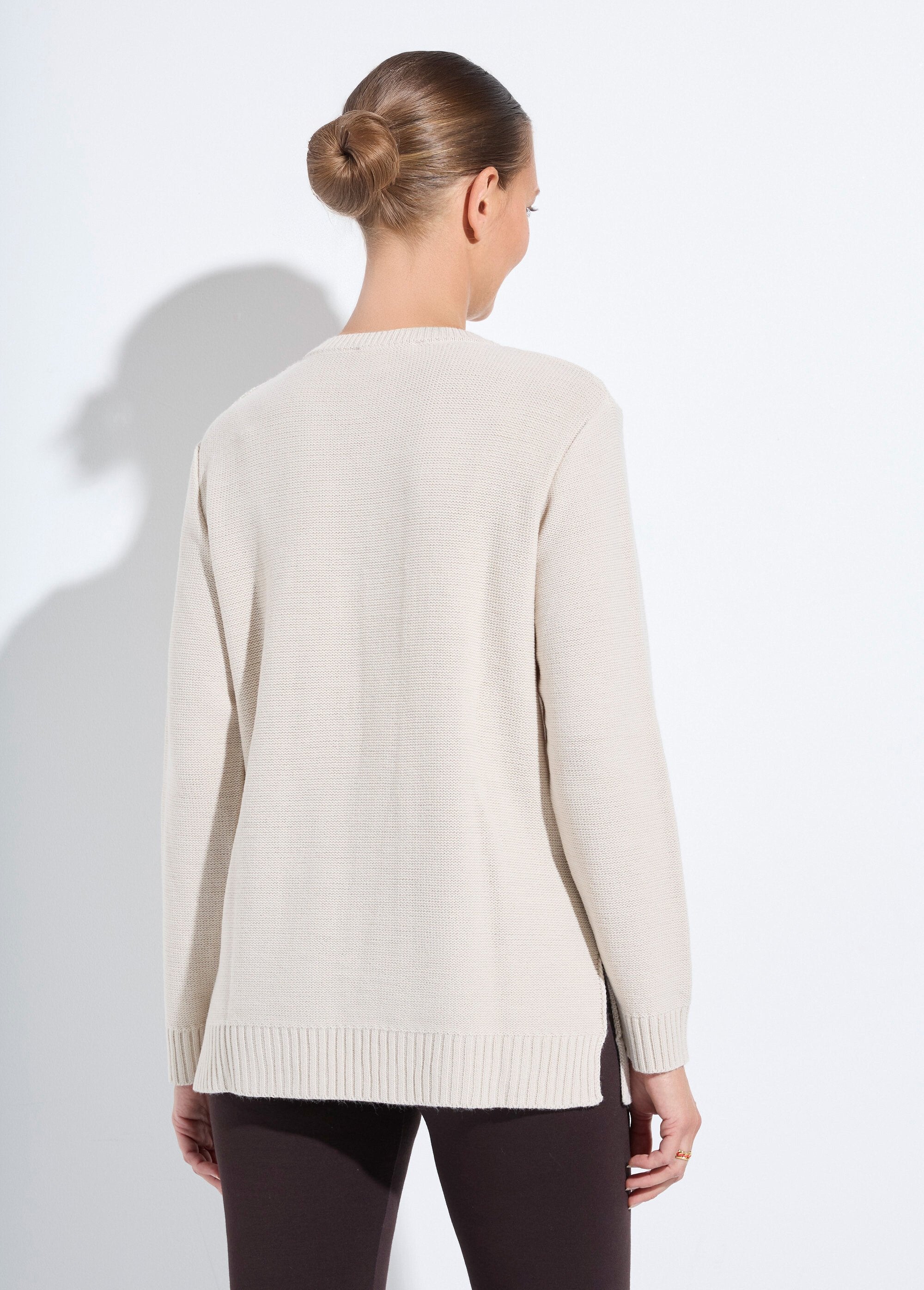 Maglia_a_tunica_con_maniche_lunghe_e_scollo_rotondo_Beige_DO1_slim