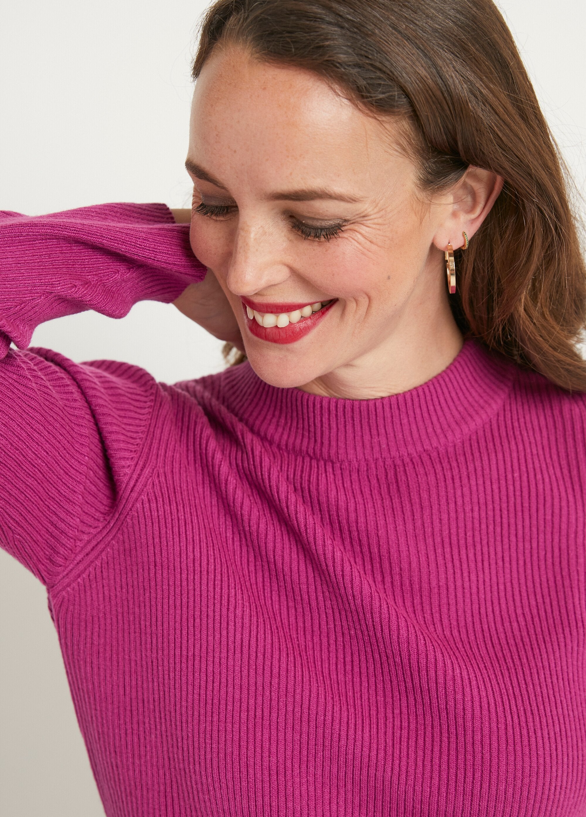 Maglia_a_collo_alto_in_maglia_a_coste_Cyclamen_DE2_slim