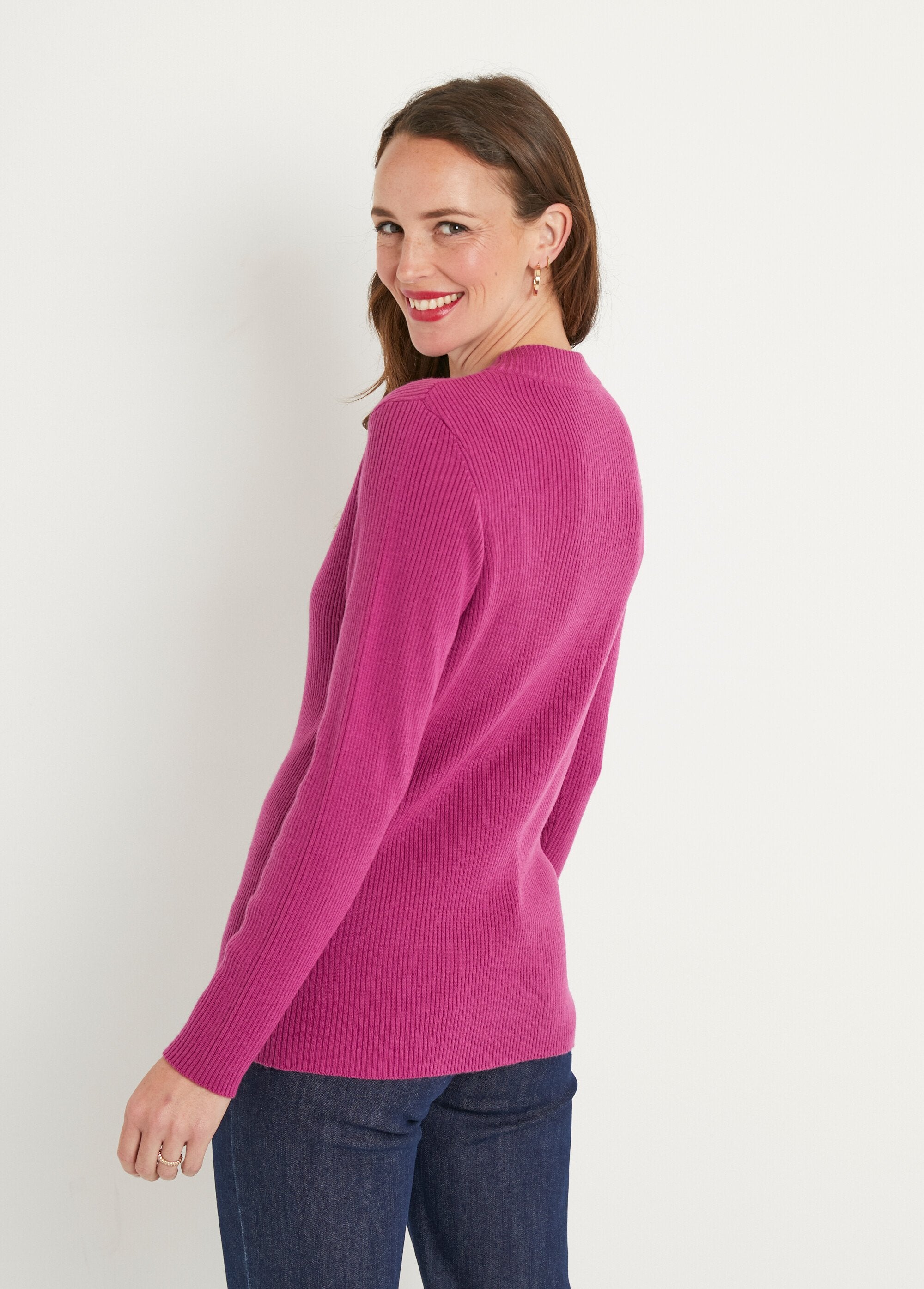 Maglia_a_collo_alto_in_maglia_a_coste_Cyclamen_DO1_slim