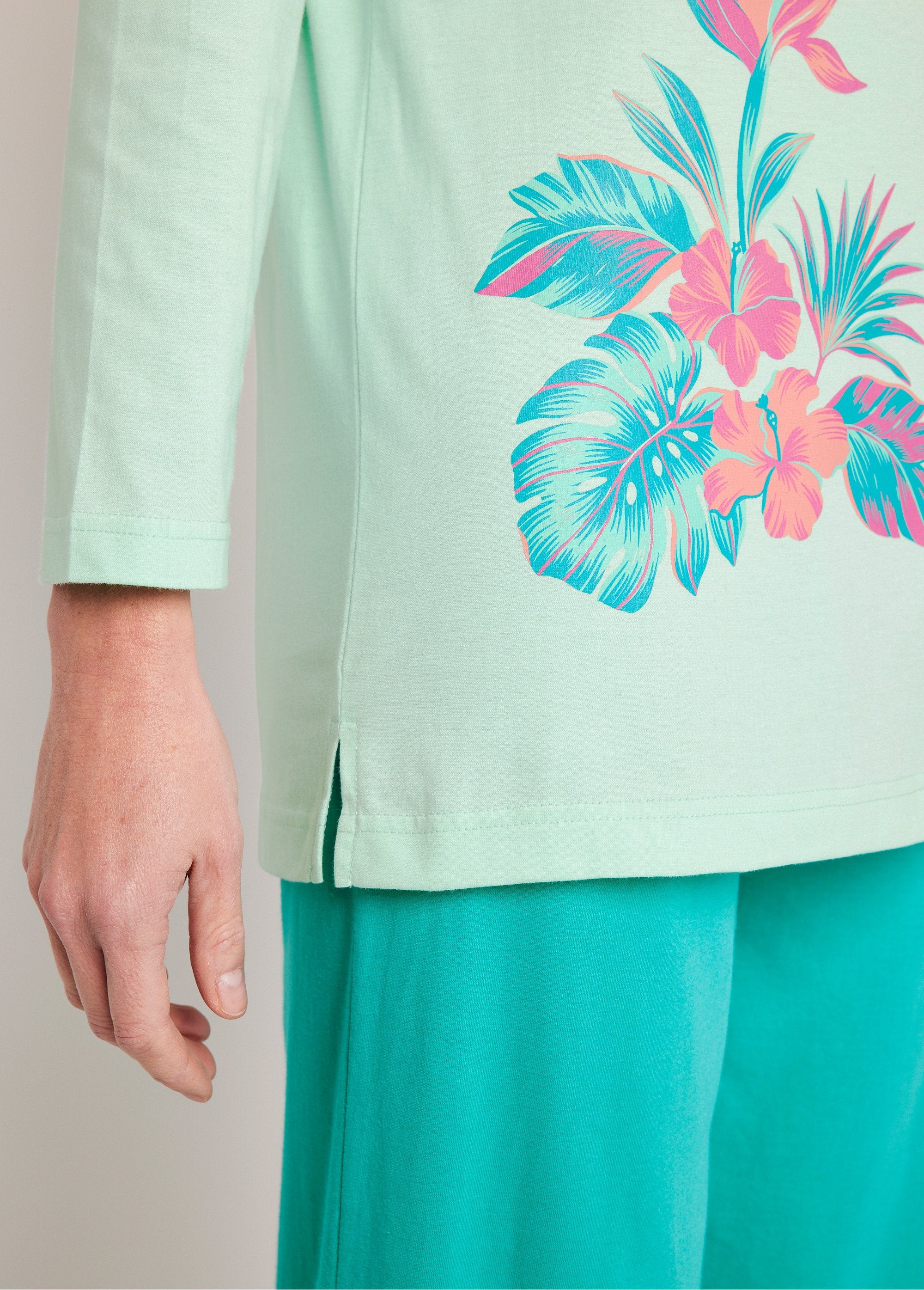 Pigiama_button-down_in_cotone_esotico_Stampa_tropicale_DE3_slim