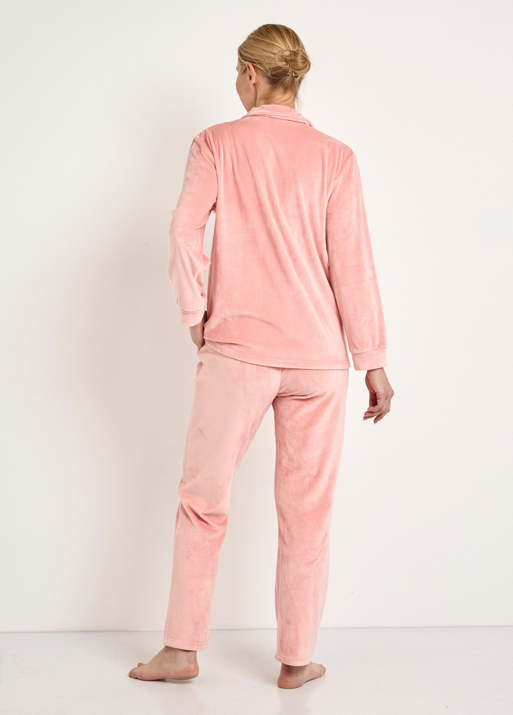 Pigiama_lungo_button-down_in_velluto_stretch_Rose_DO1_slim