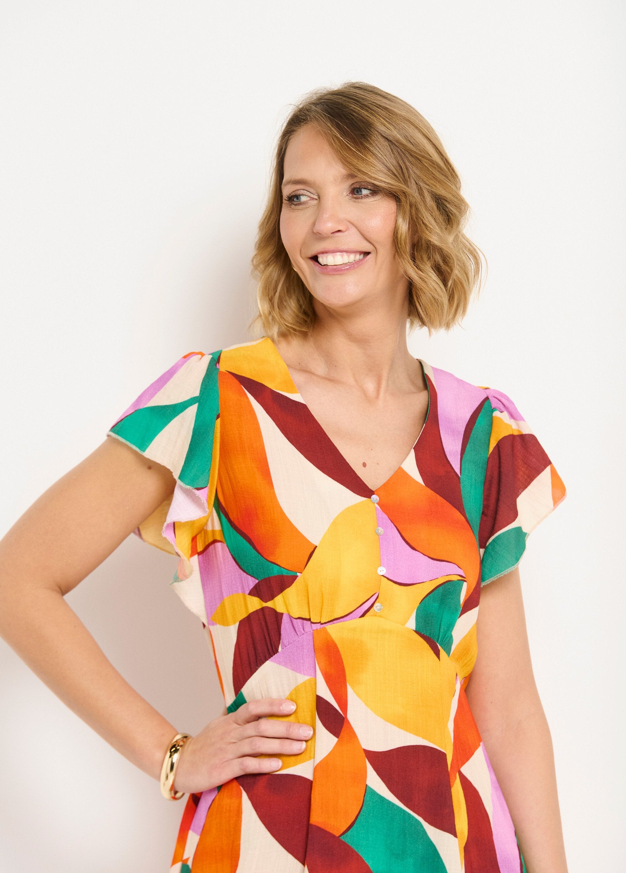 Abito_corto_con_scollo_a_V_in_lino_con_stampa_floreale_Orange_et_vert_DE2_slim