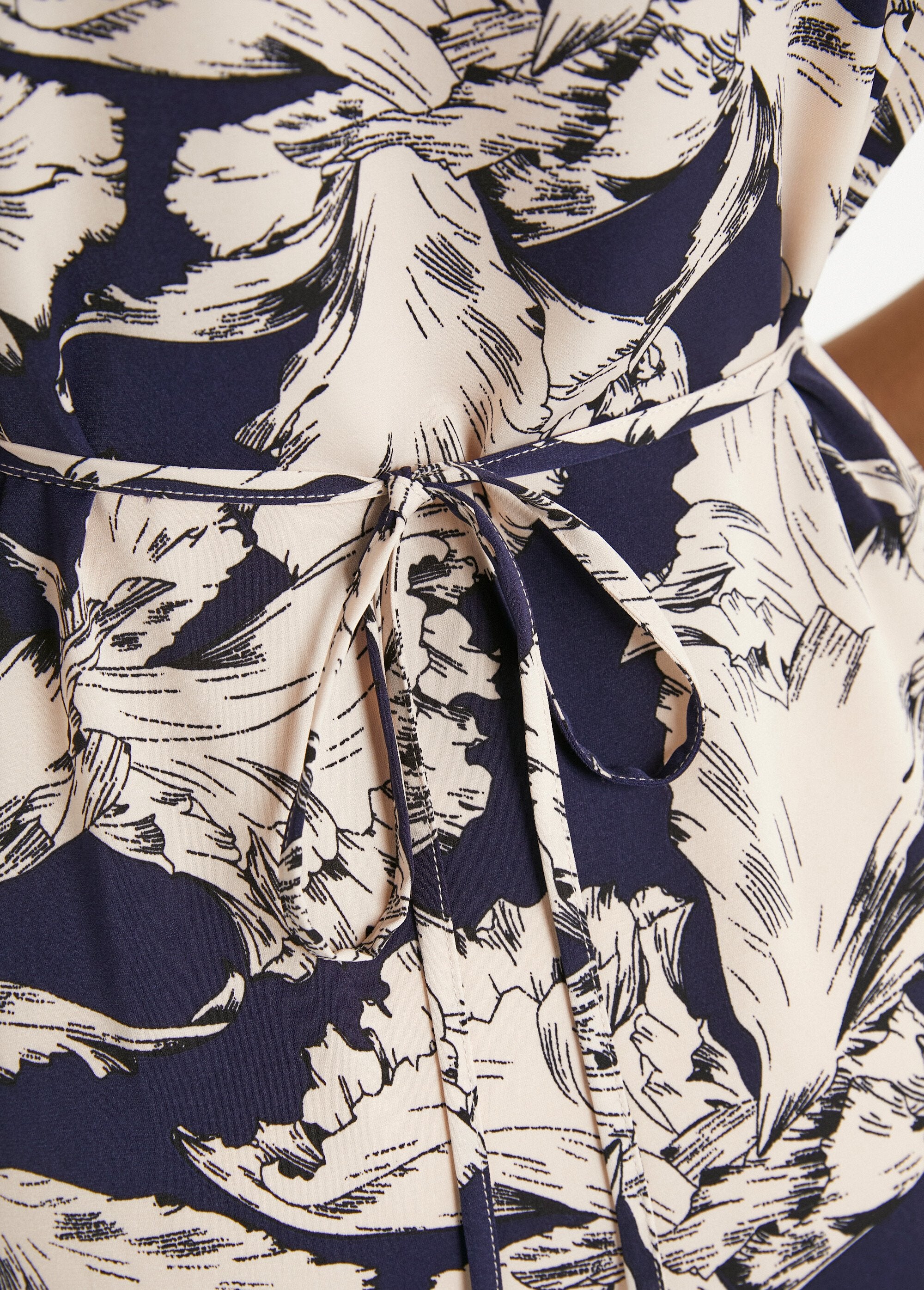 Abito_corto_a_portafoglio_con_stampa_grafica_Marine_et_blanc_DE3_slim