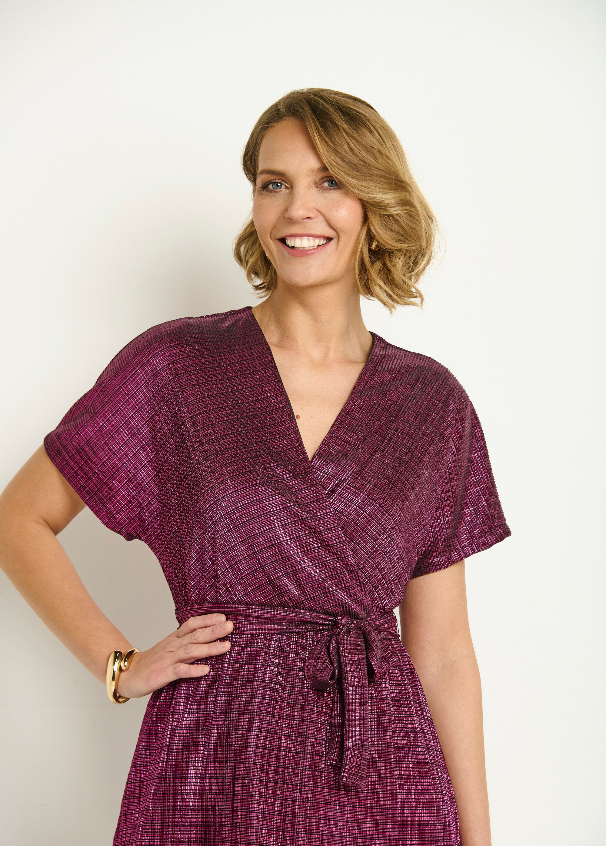 Abito_corto_a_forma_di_cuore_con_motivo_metallico_Rose_DE1_slim