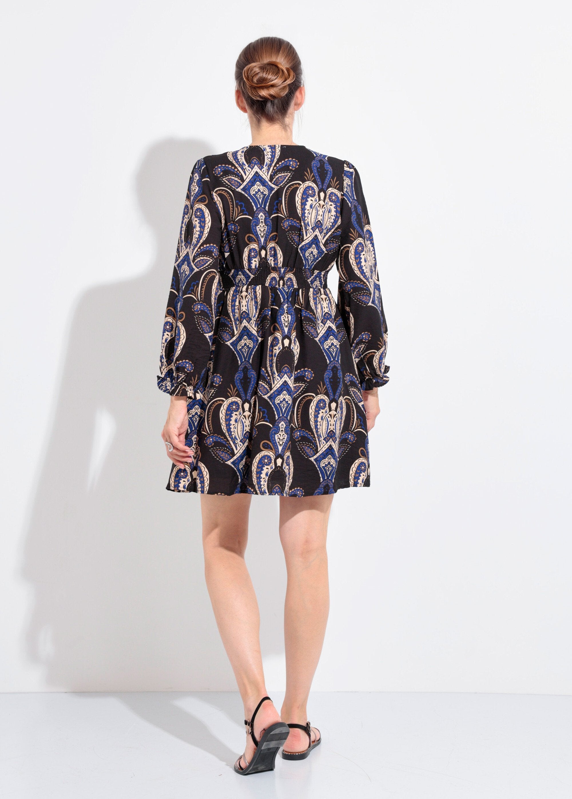 Abito_corto_con_scollo_a_V_e_stampa_paisley_Marine_DO1_slim
