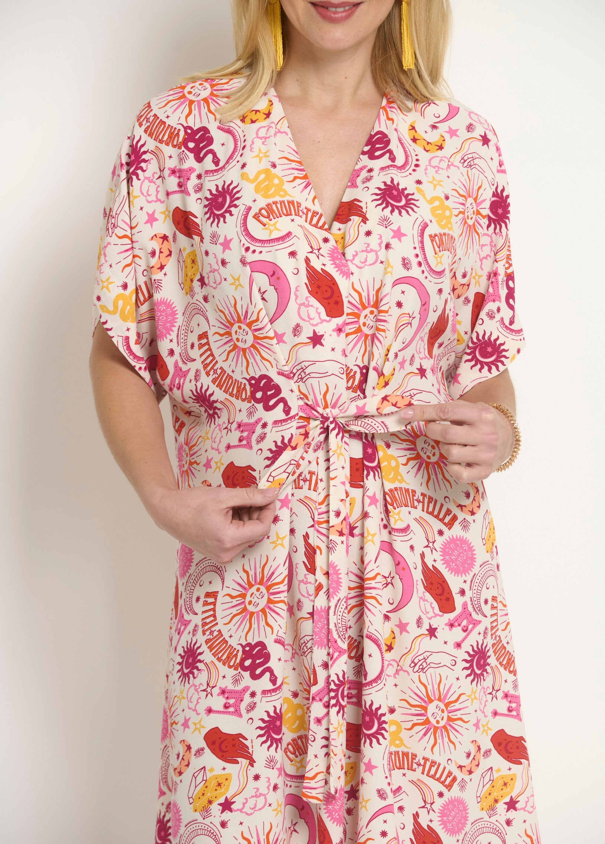 Abito_corto_con_scollo_a_V_e_lacci_in_vita_Ecru_et_rose_DE2_slim