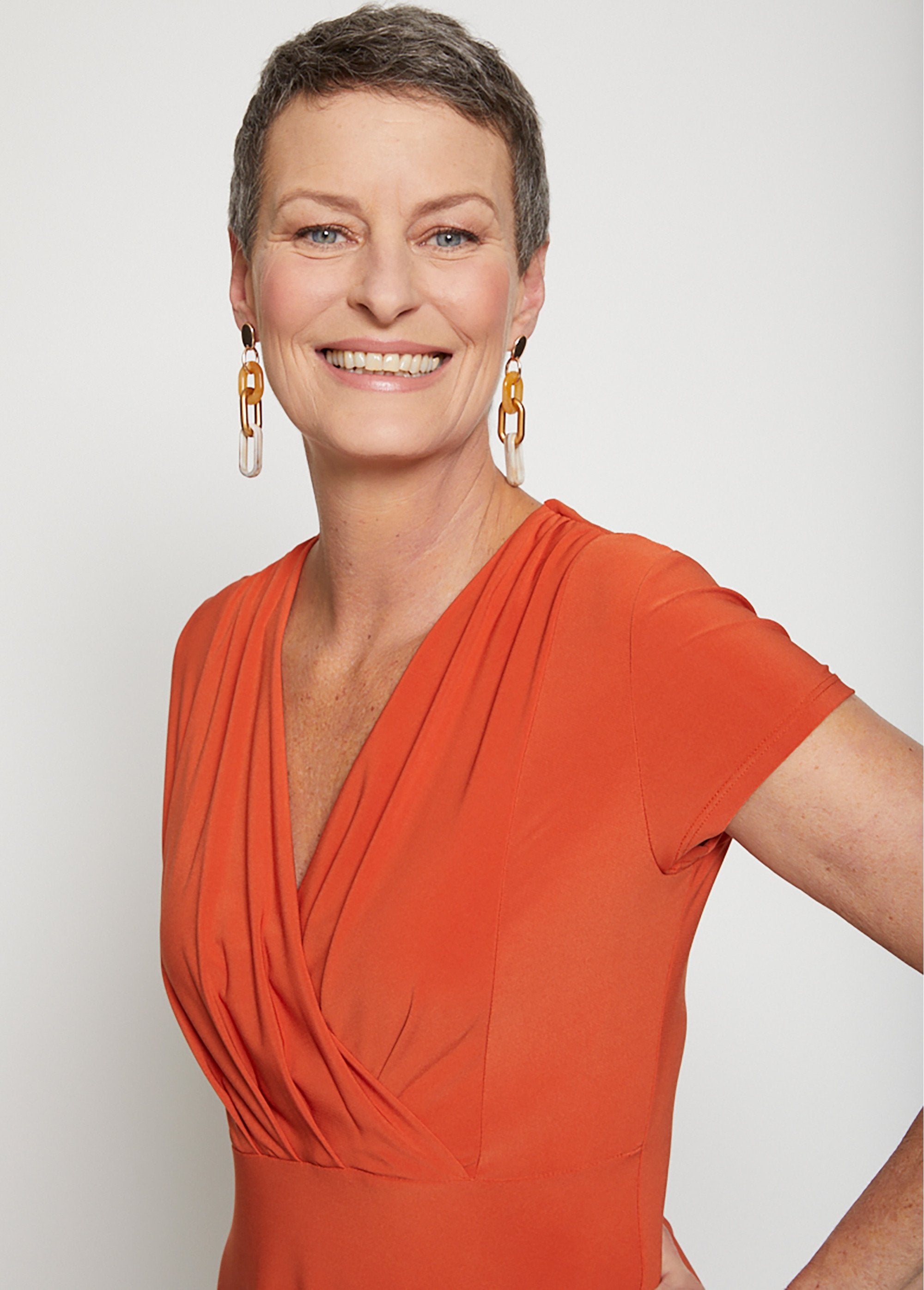 Abito_corto_con_scollo_a_cuore_Uni_brique_DE3_slim